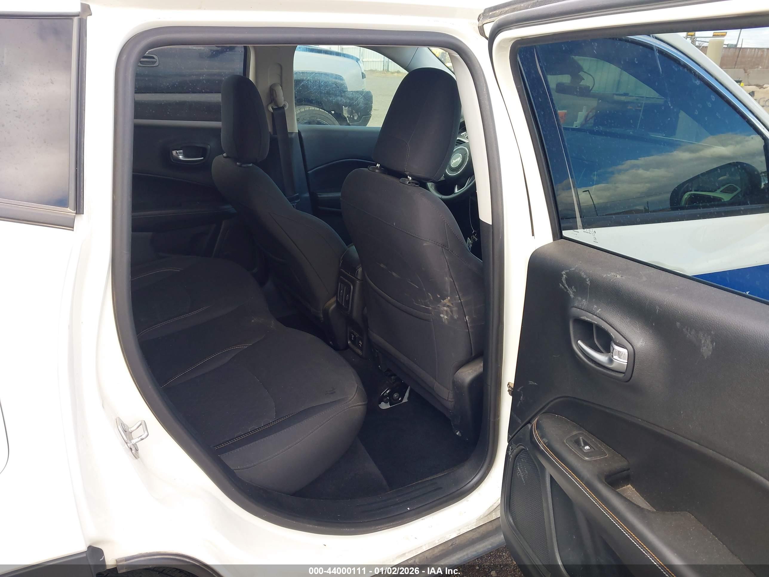 JEEP COMPASS image 8