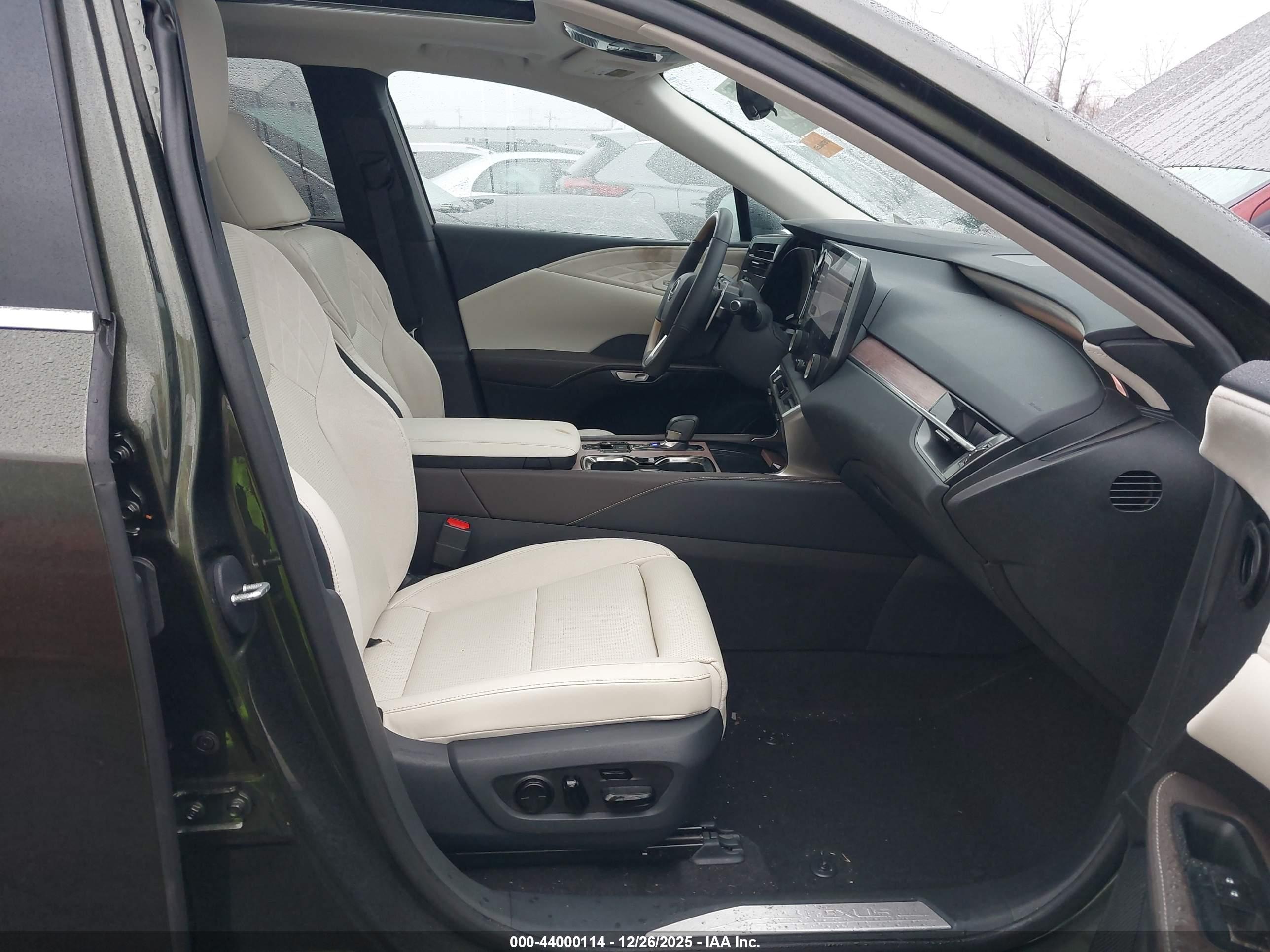 LEXUS RX image 5