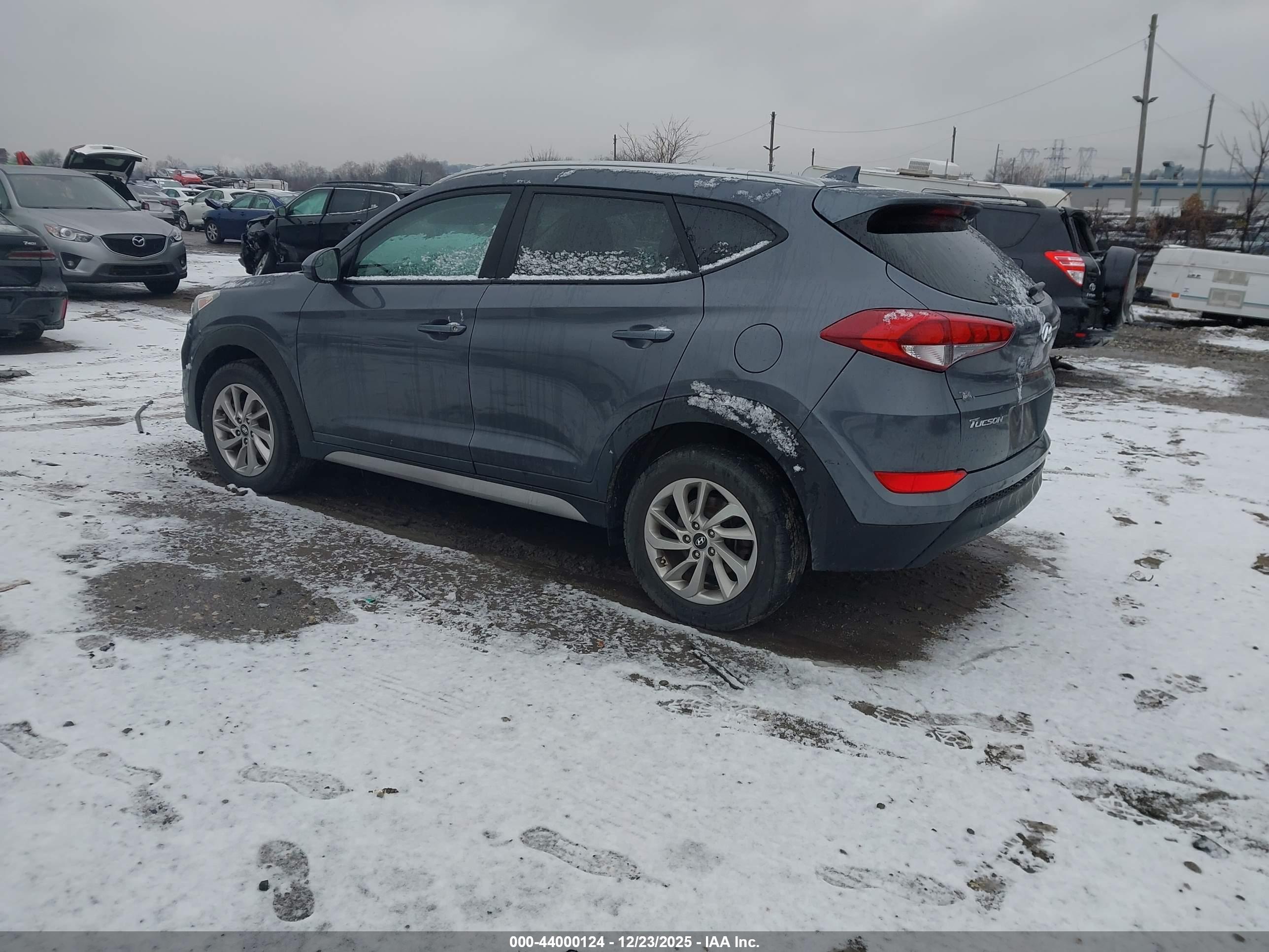 HYUNDAI TUCSON image 3
