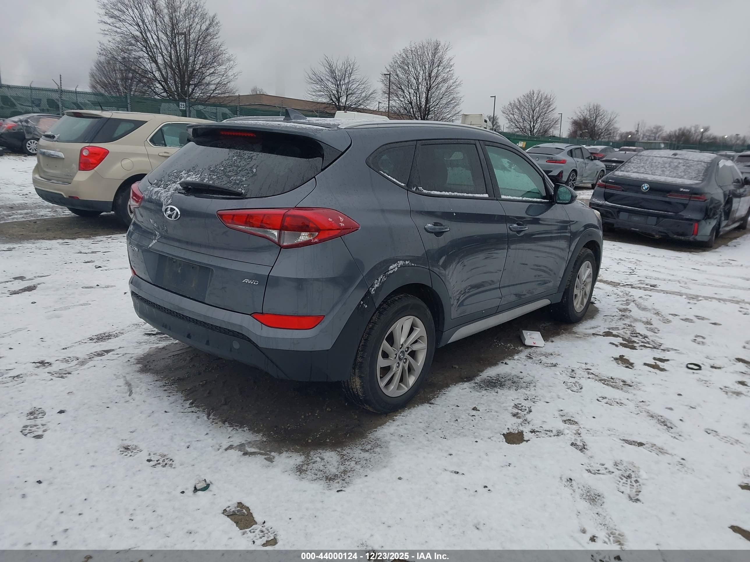 HYUNDAI TUCSON image 4