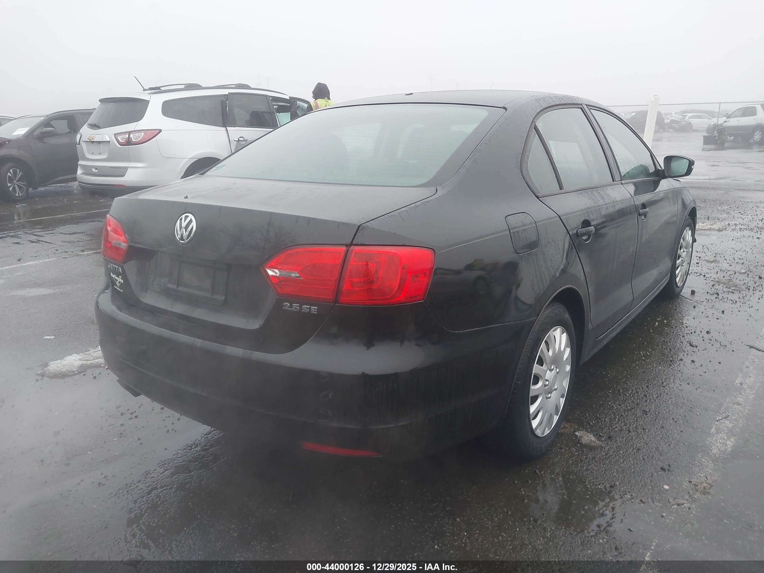 VOLKSWAGEN JETTA image 4