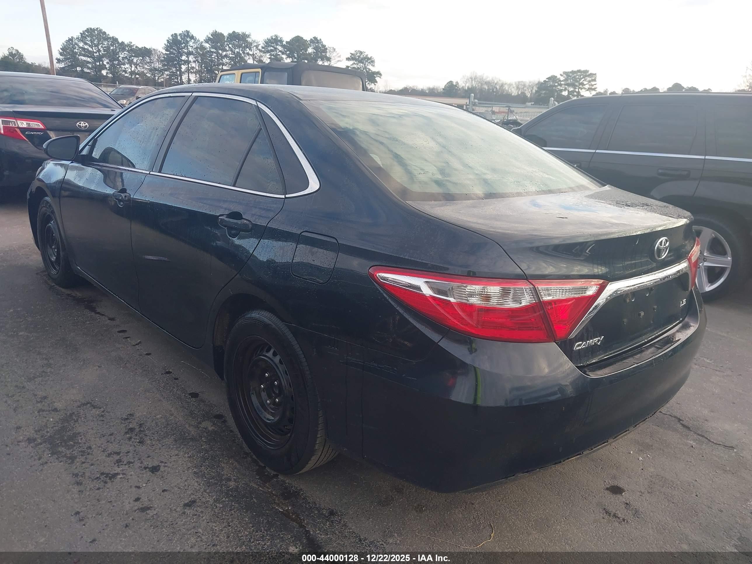 TOYOTA CAMRY image 3