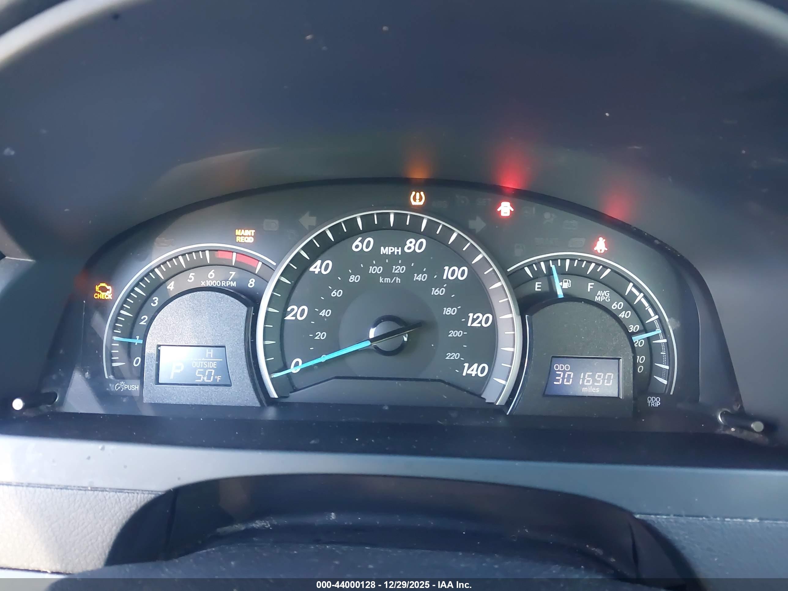TOYOTA CAMRY image 7