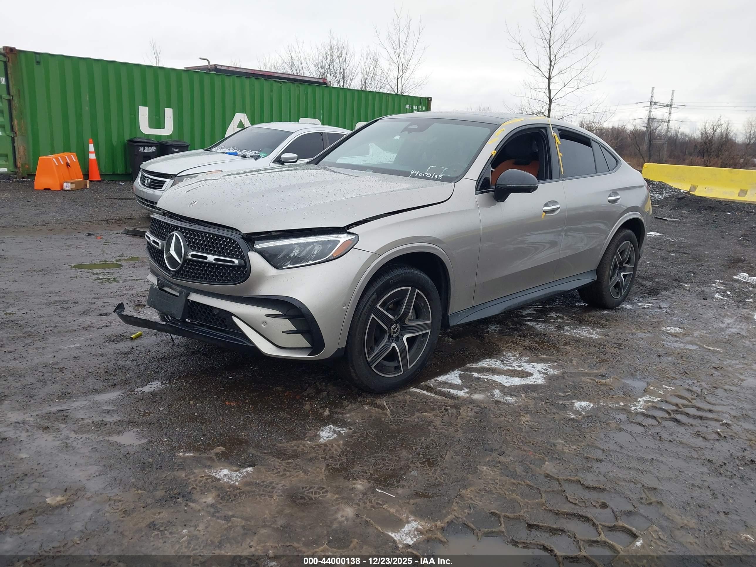 MERCEDES-BENZ GLC image 2