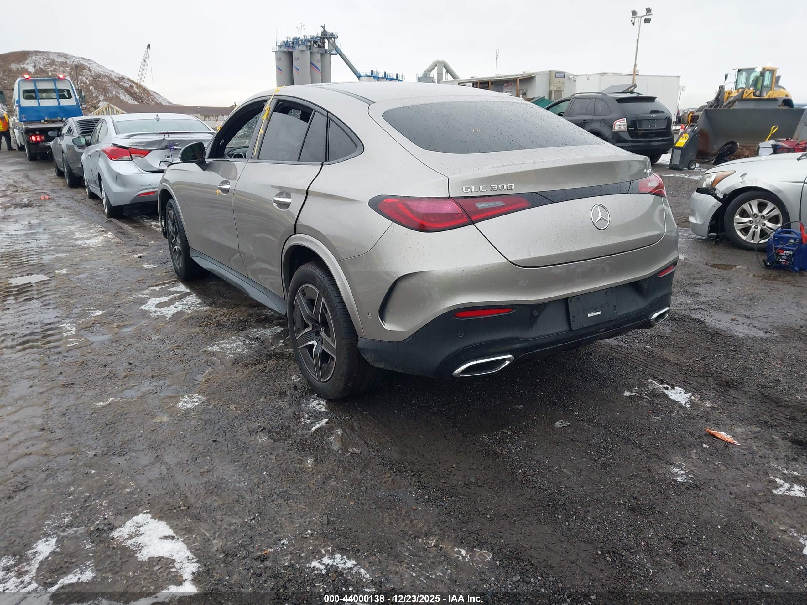 MERCEDES-BENZ GLC image 3