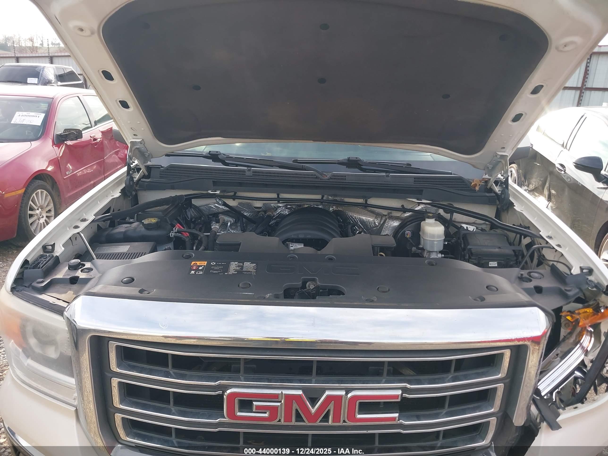 GMC SIERRA image 10