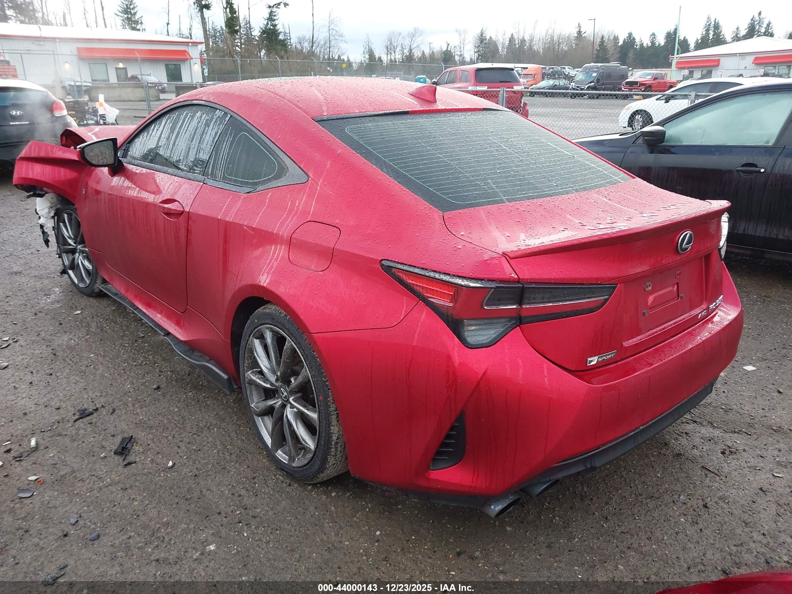 LEXUS RC image 3