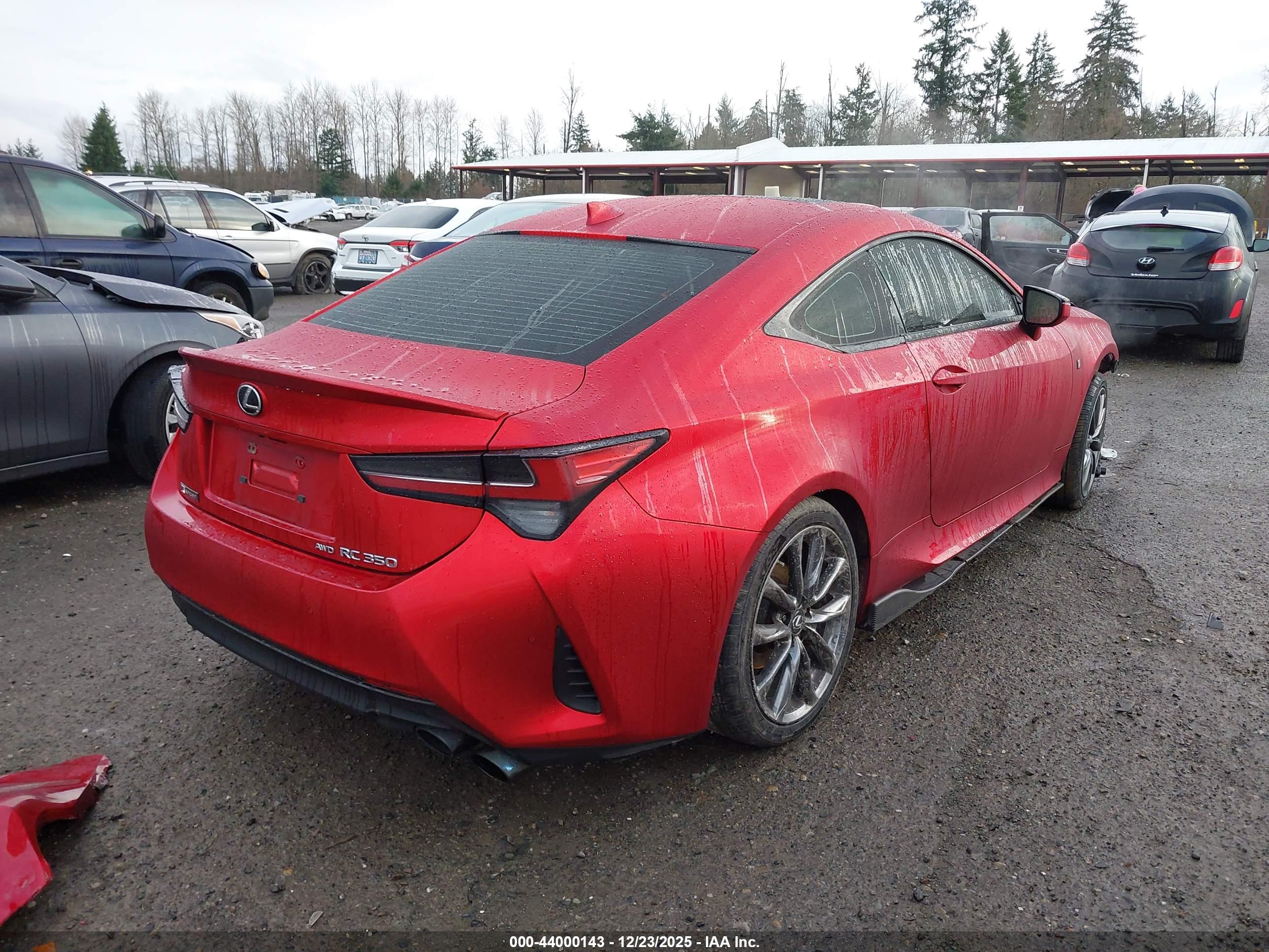 LEXUS RC image 4
