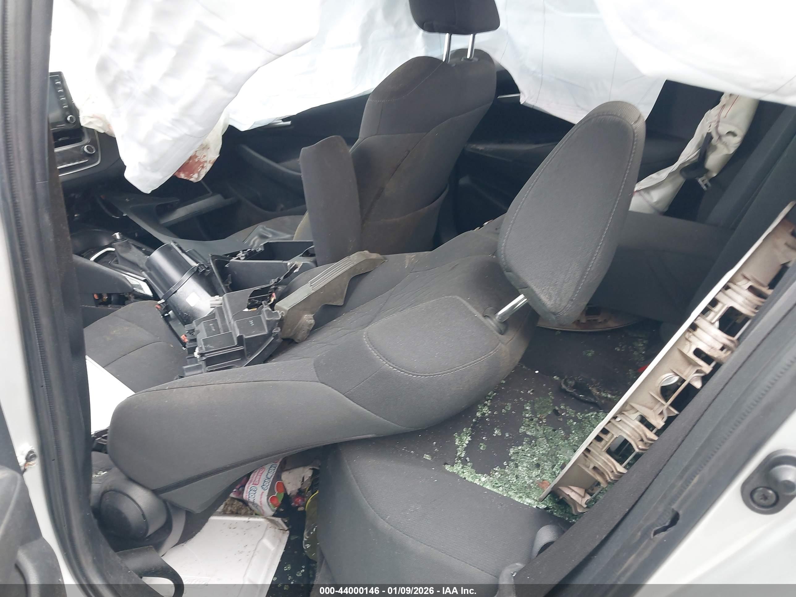 TOYOTA COROLLA image 8