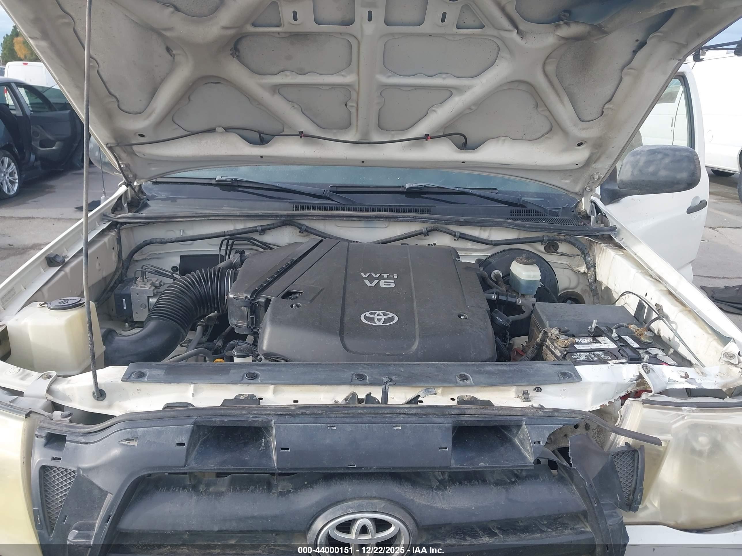 TOYOTA TACOMA image 10