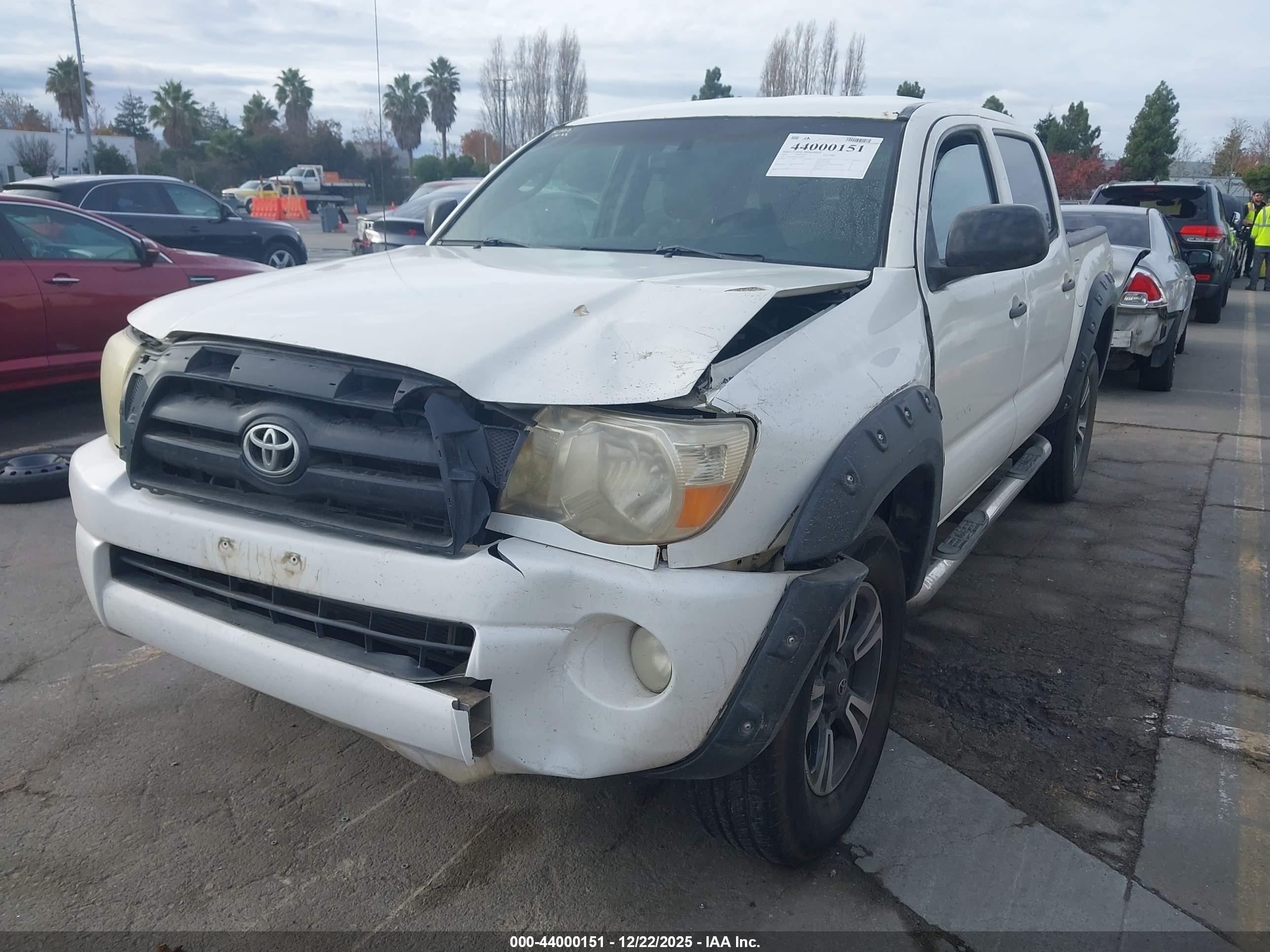 TOYOTA TACOMA image 6