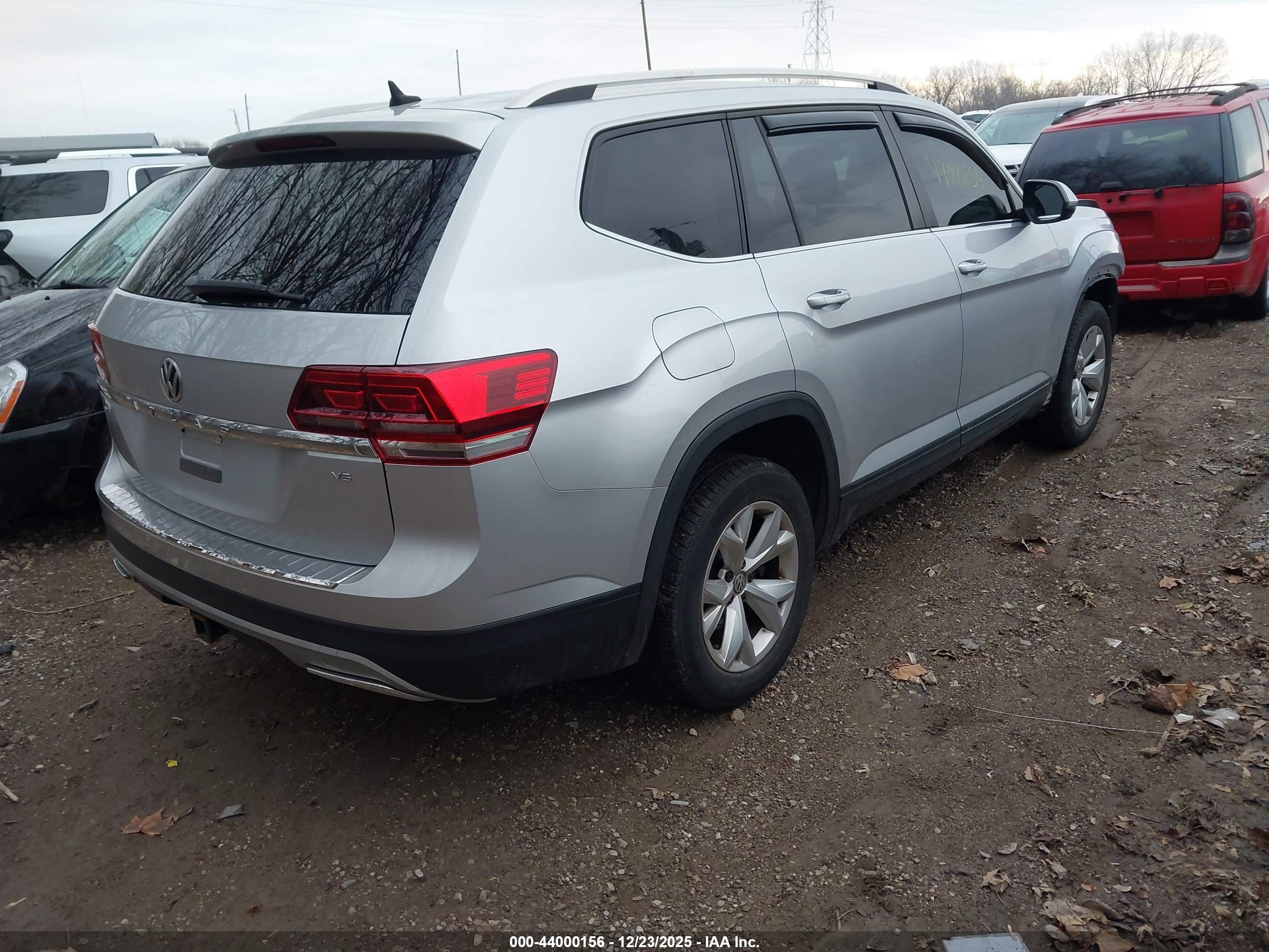 VOLKSWAGEN ATLAS image 4