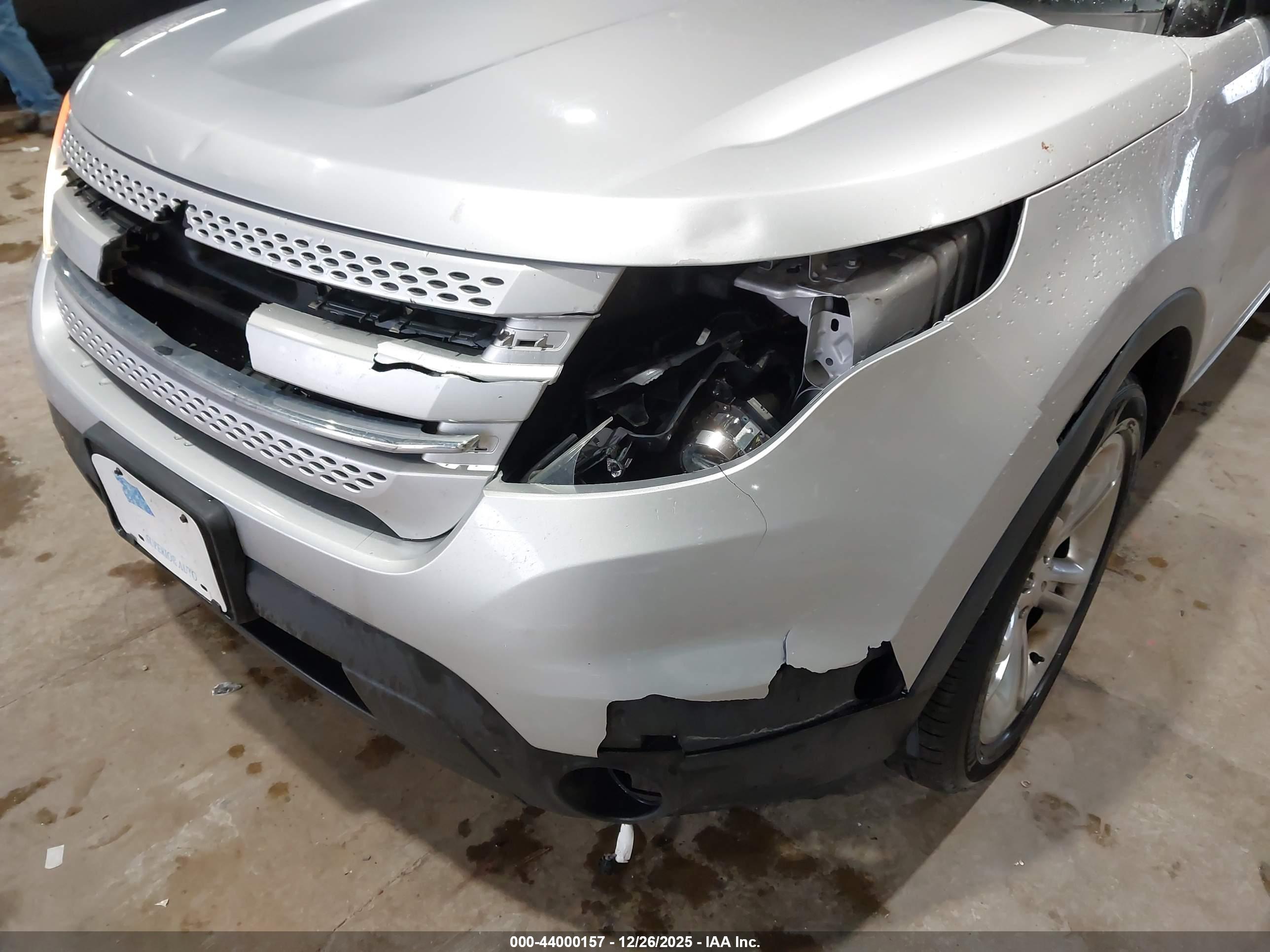 FORD EXPLORER image 6