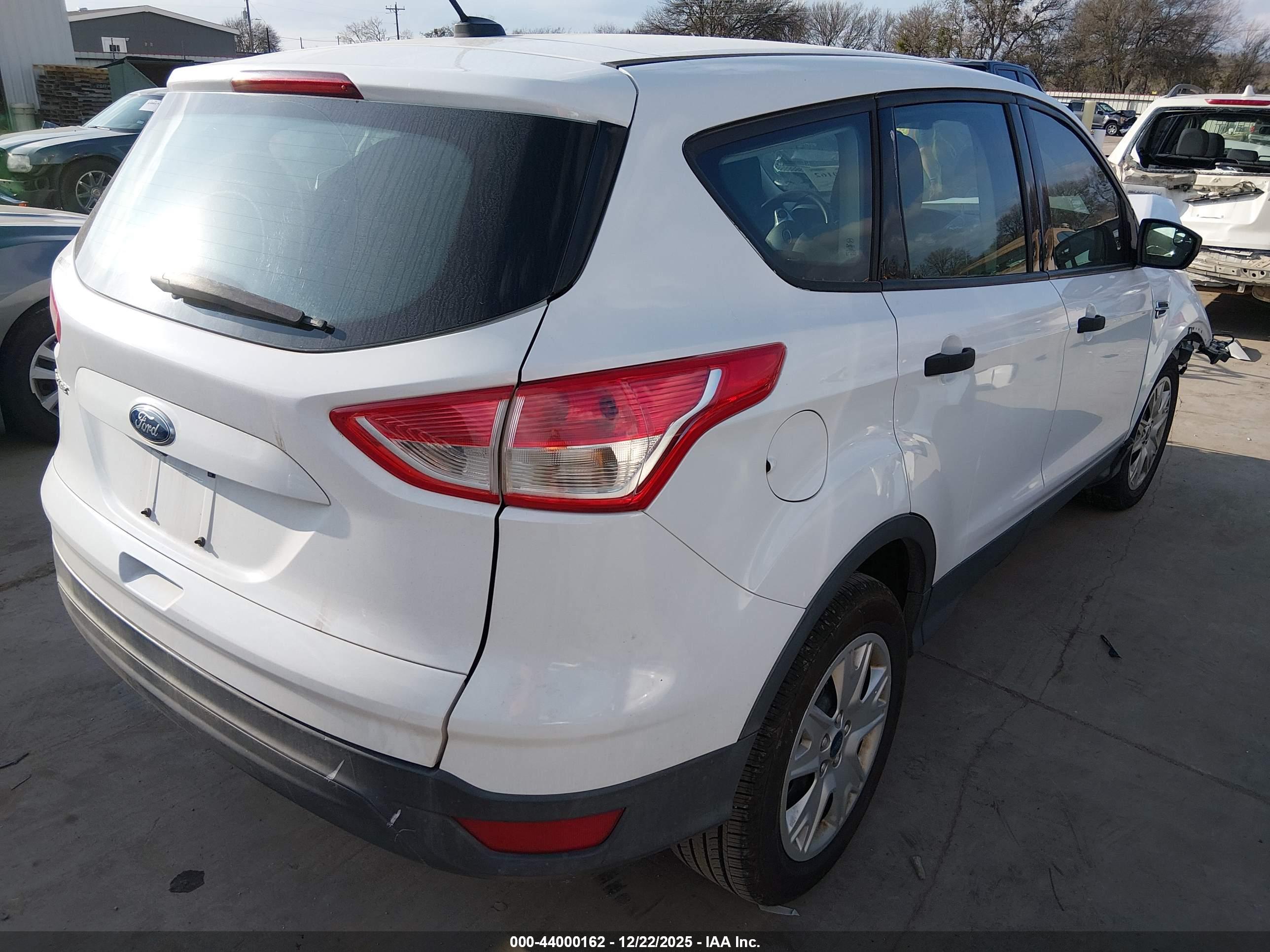 FORD ESCAPE image 4