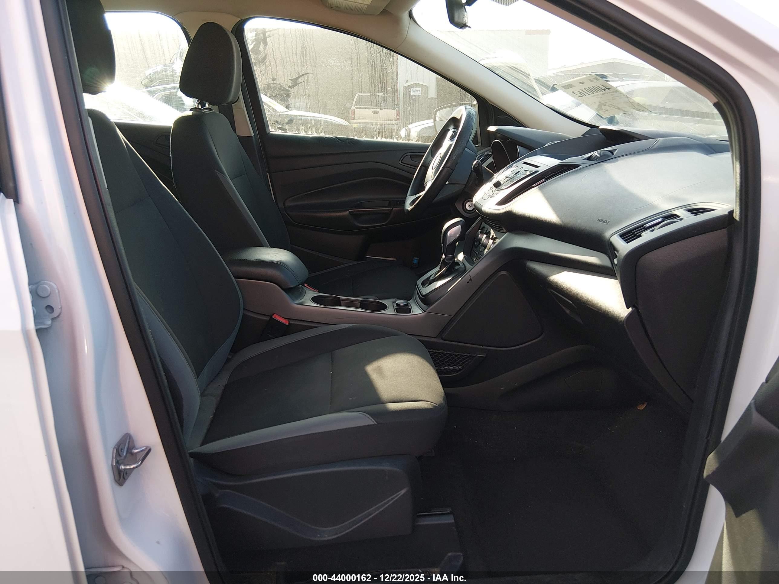 FORD ESCAPE image 5