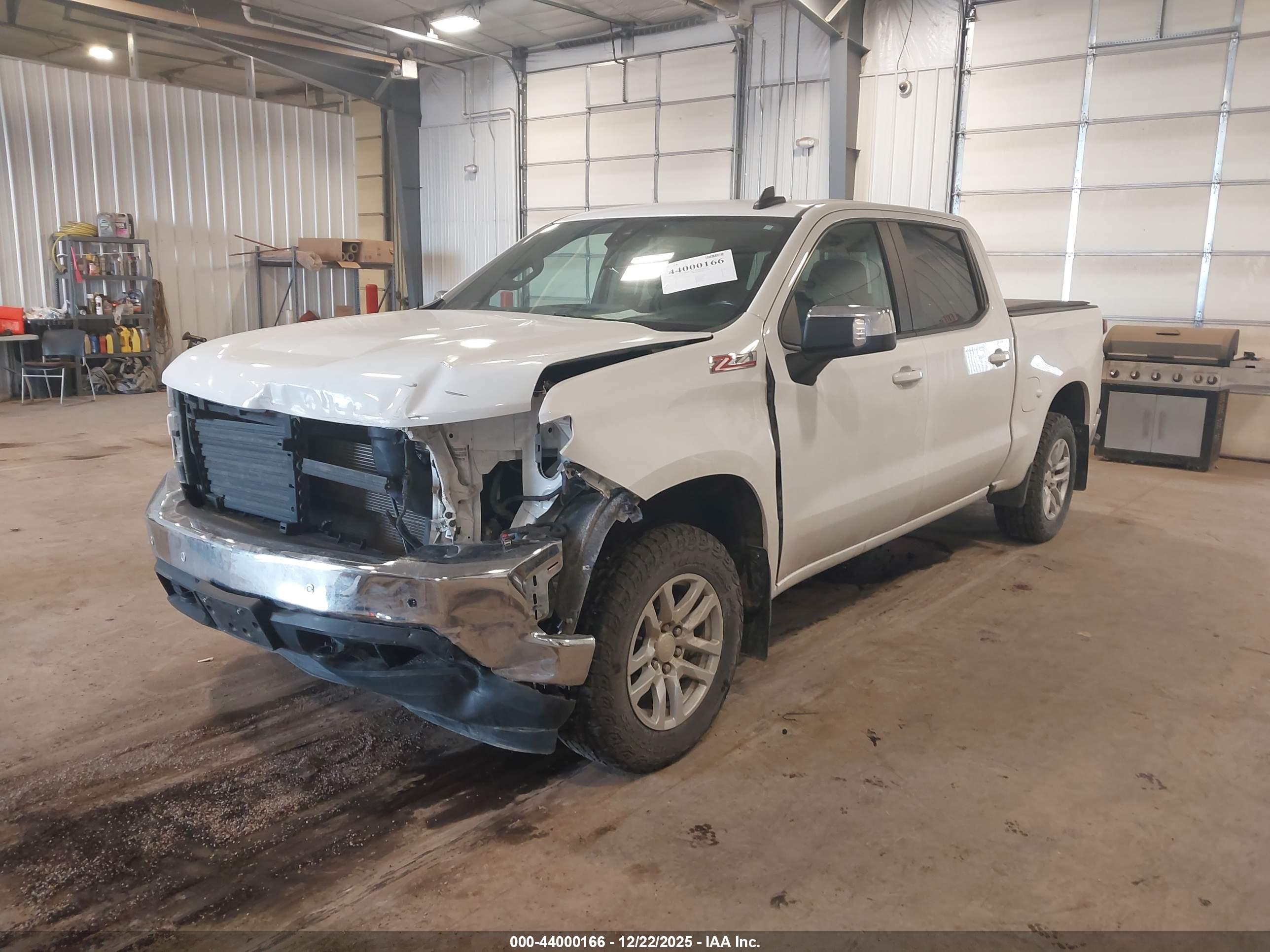 CHEVROLET SILVERADO image 2