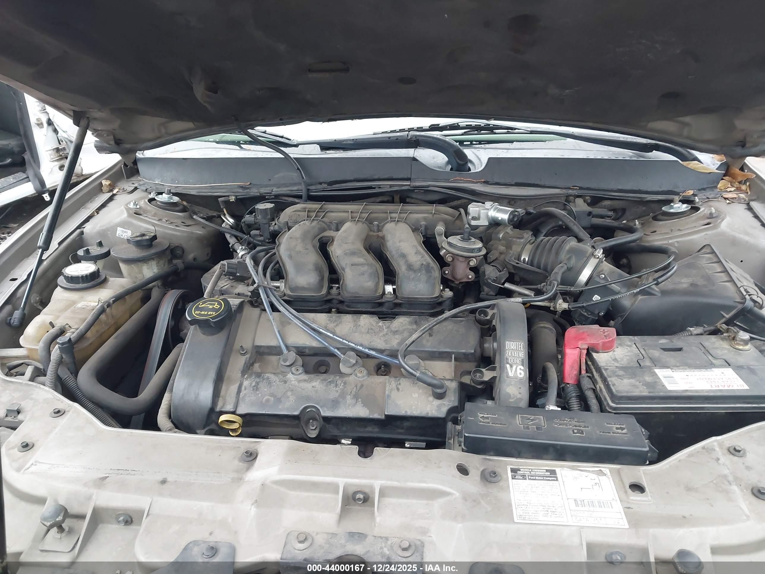 FORD TAURUS image 10