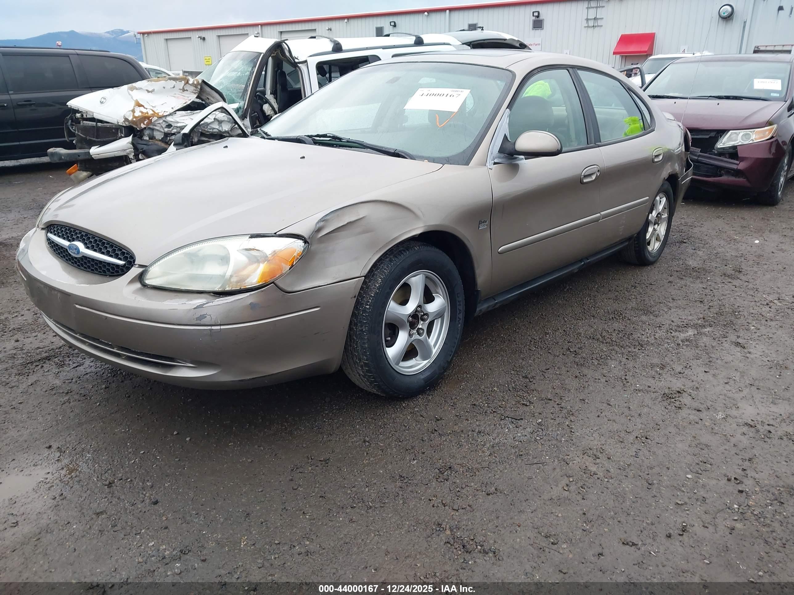 FORD TAURUS image 2