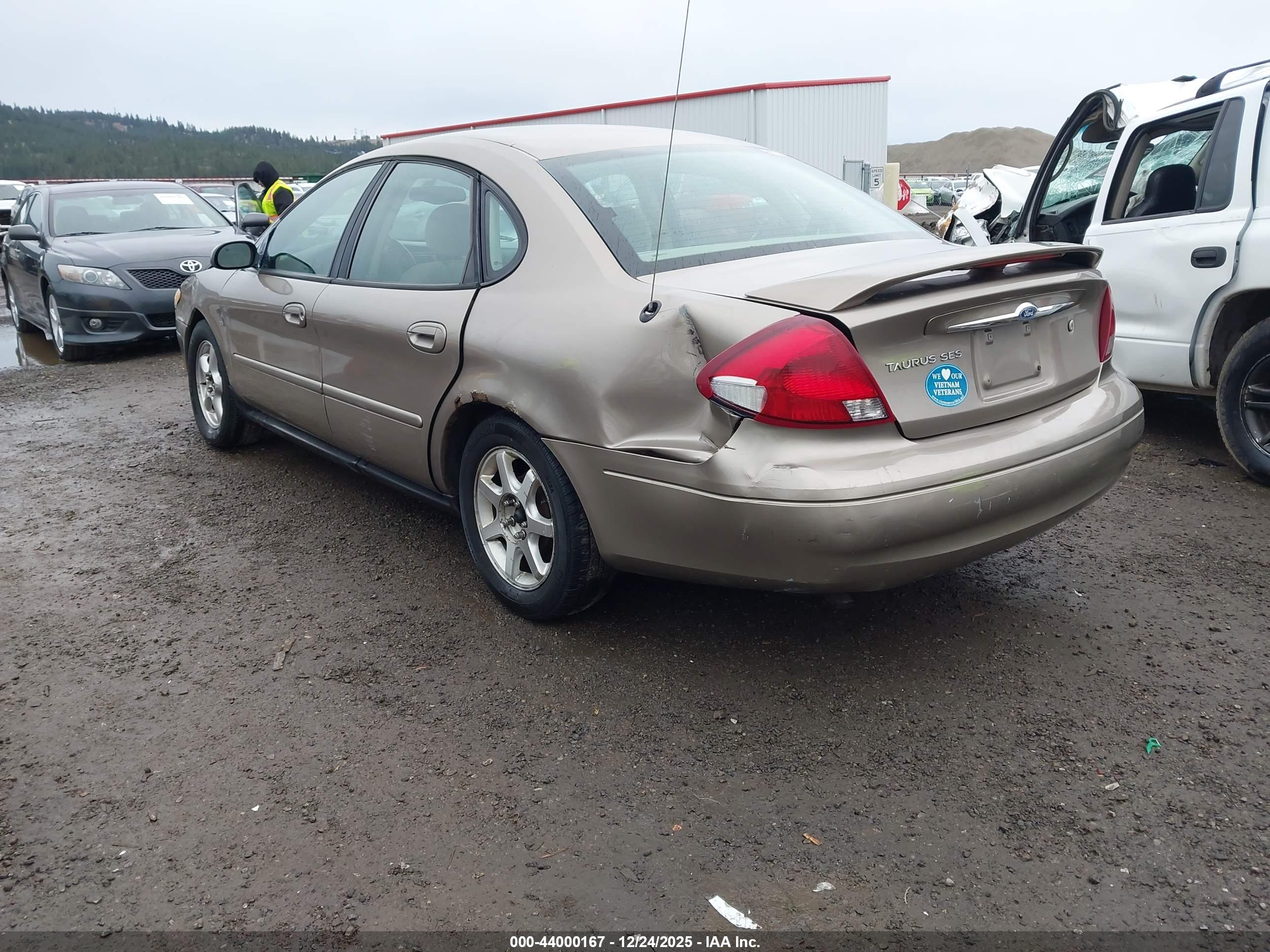 FORD TAURUS image 3