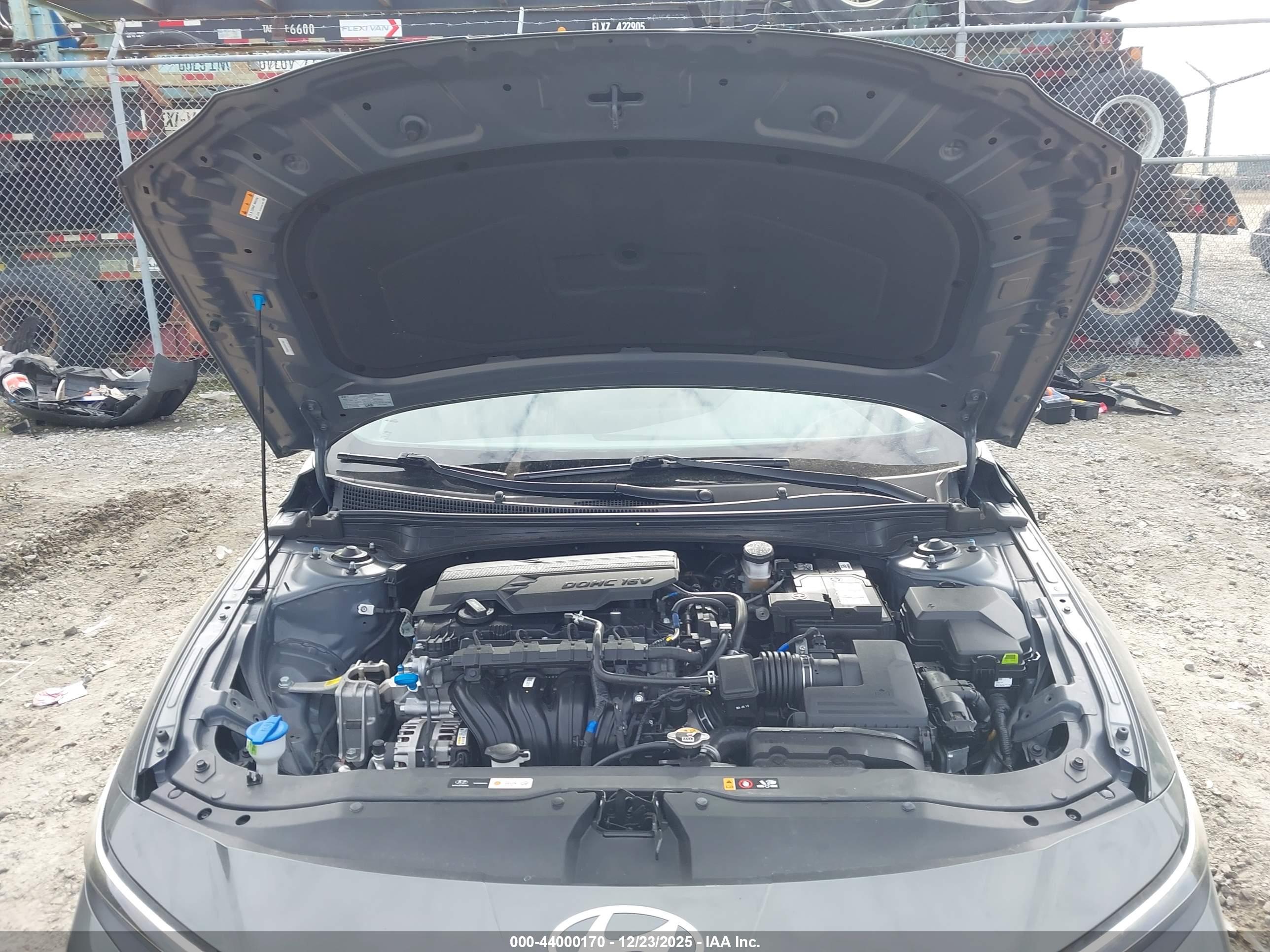 HYUNDAI ELANTRA image 10