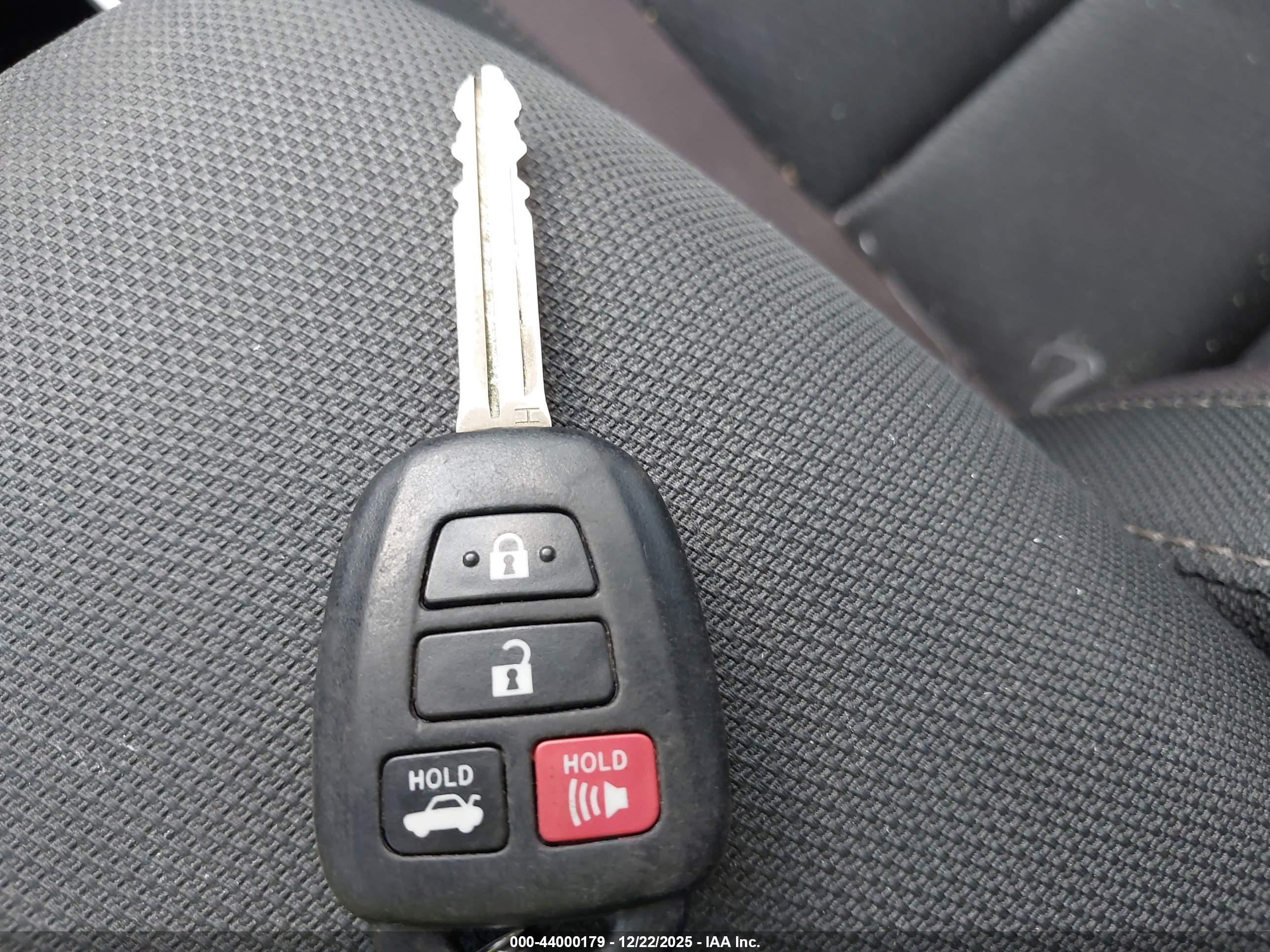 TOYOTA COROLLA image 11