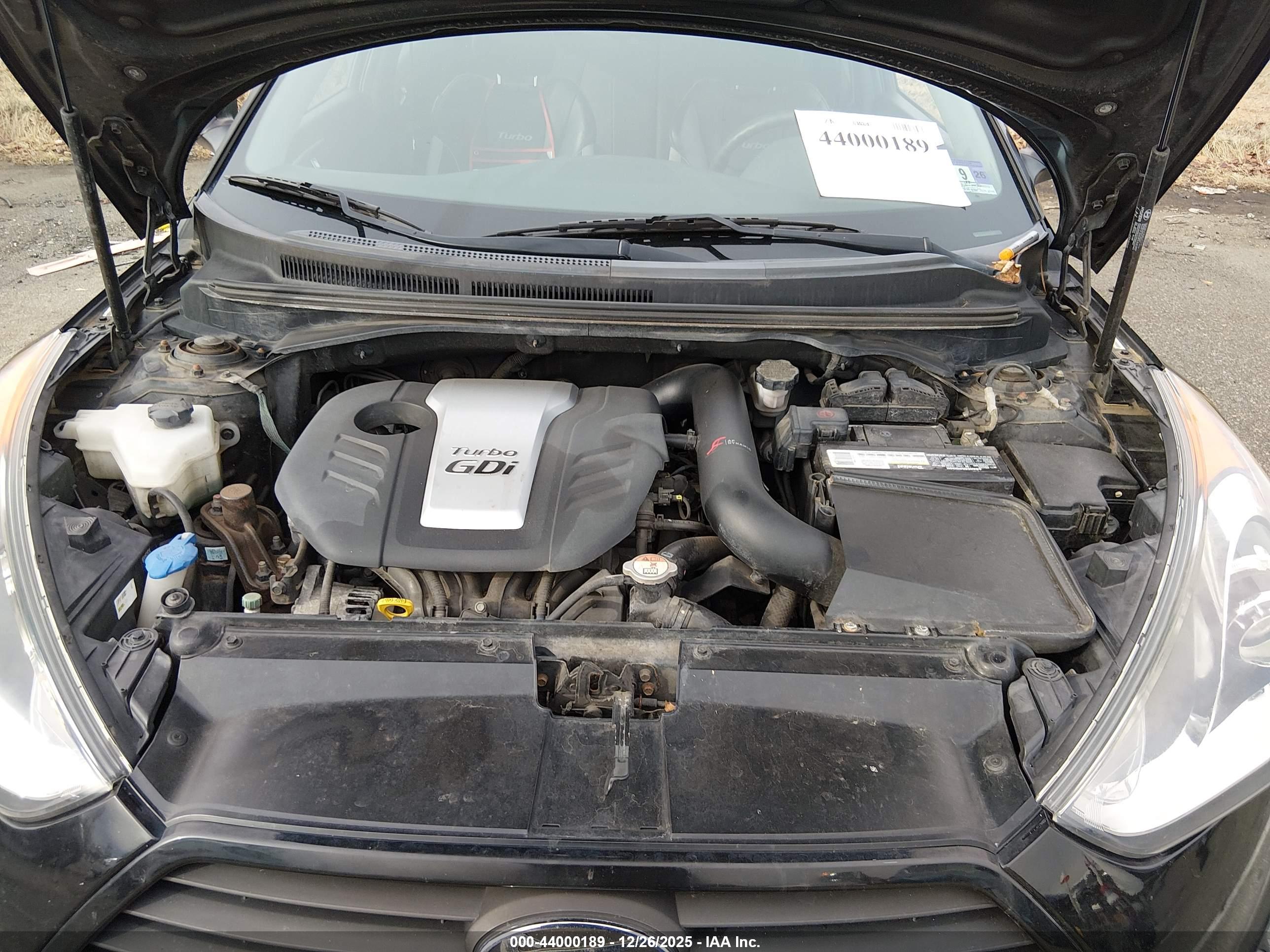 HYUNDAI VELOSTER image 10