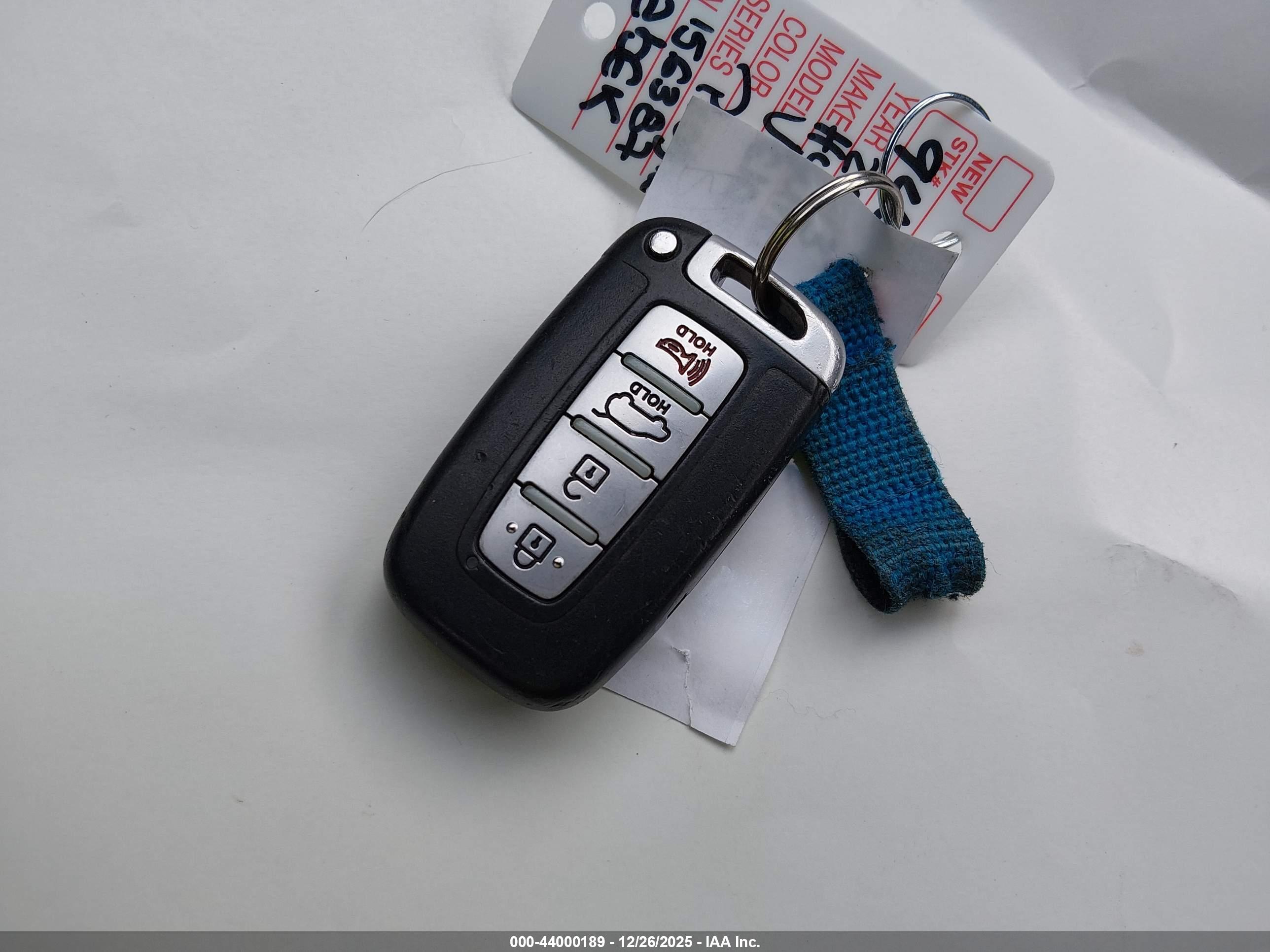 HYUNDAI VELOSTER image 11