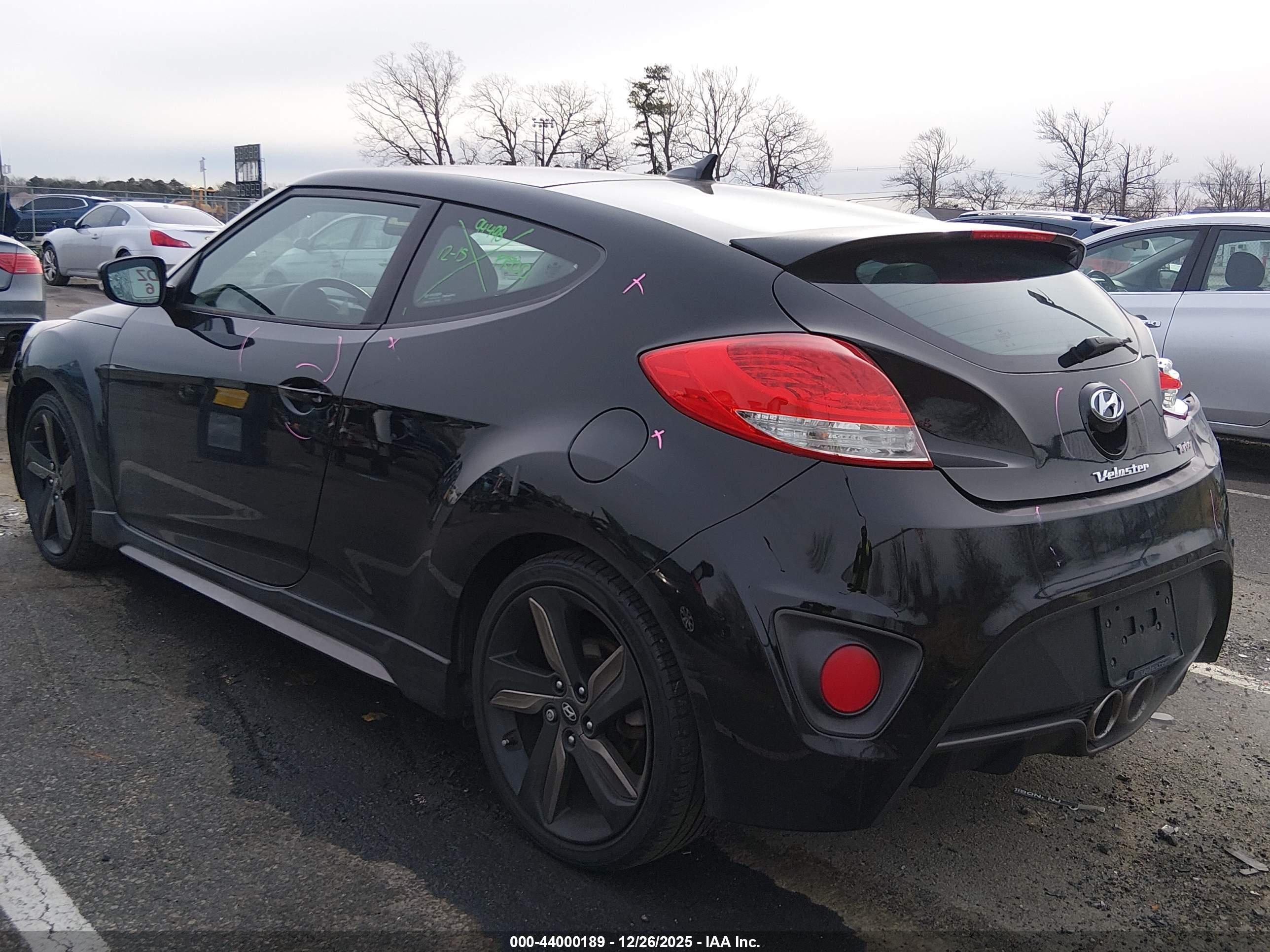 HYUNDAI VELOSTER image 3