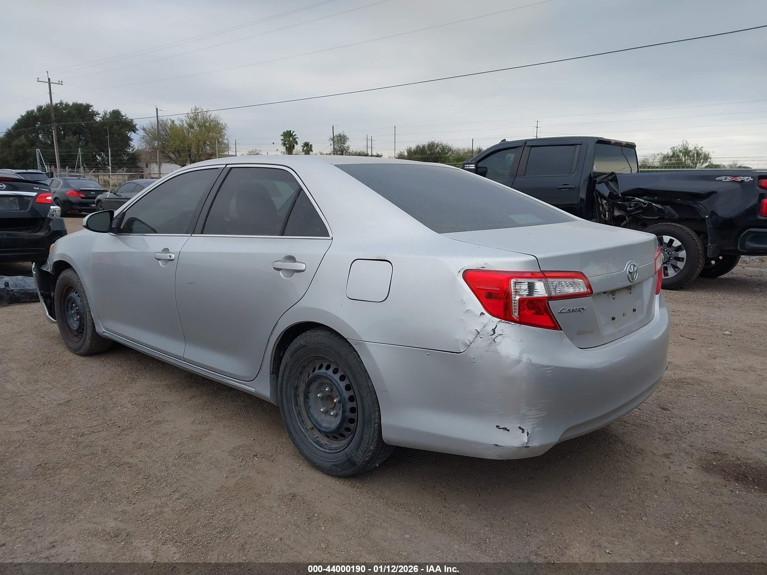 TOYOTA CAMRY image 3