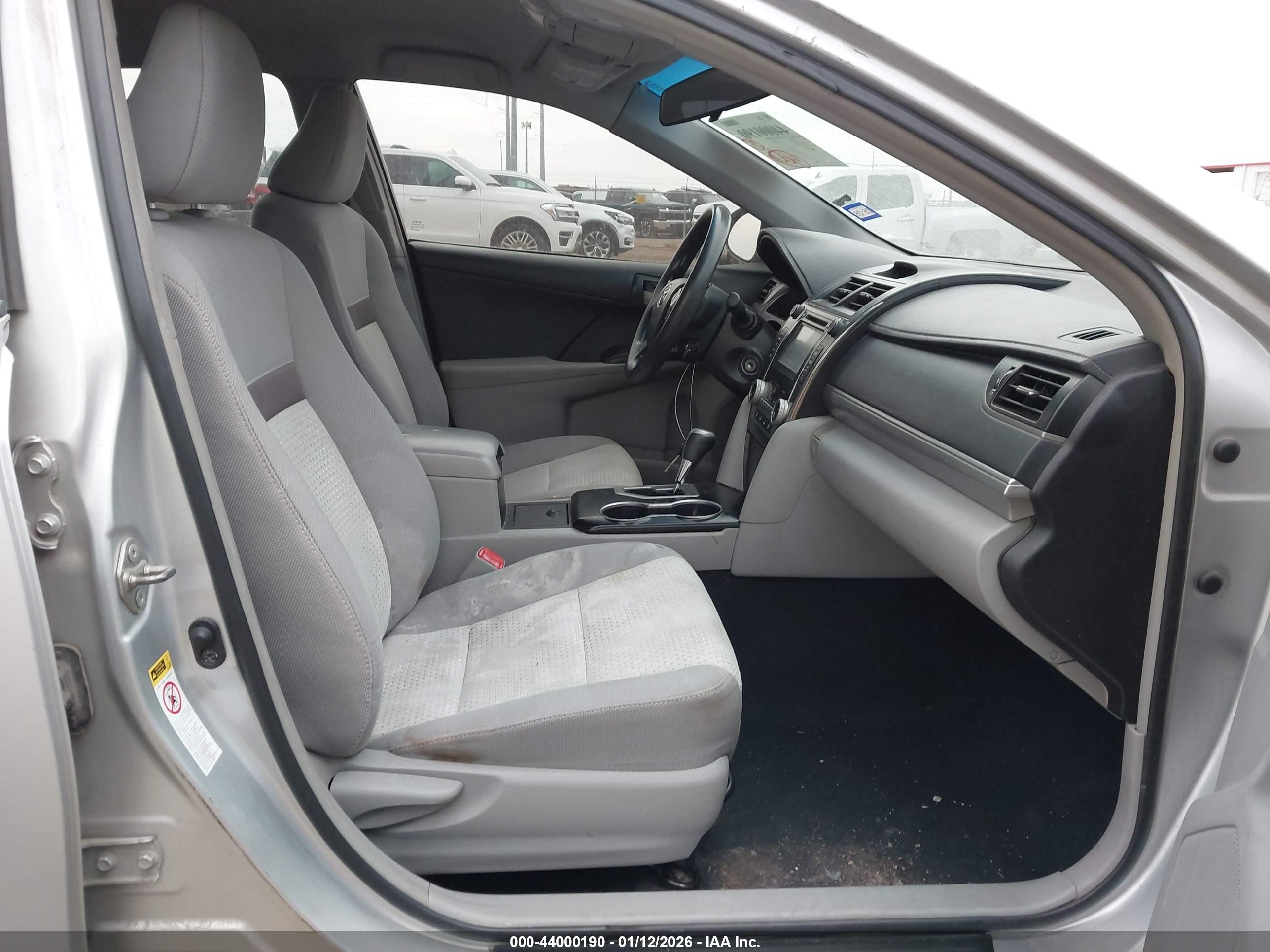 TOYOTA CAMRY image 5