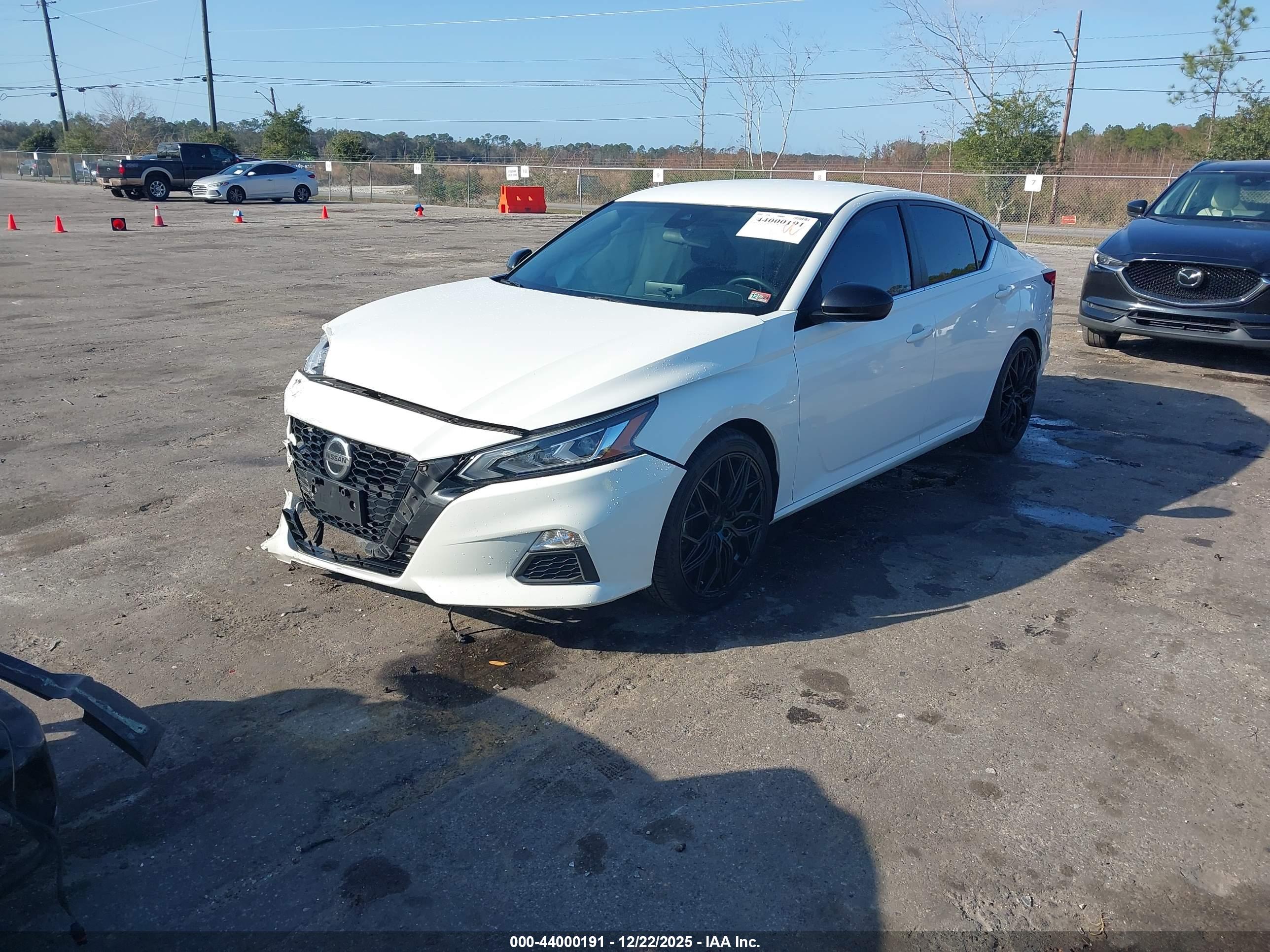 NISSAN ALTIMA image 2