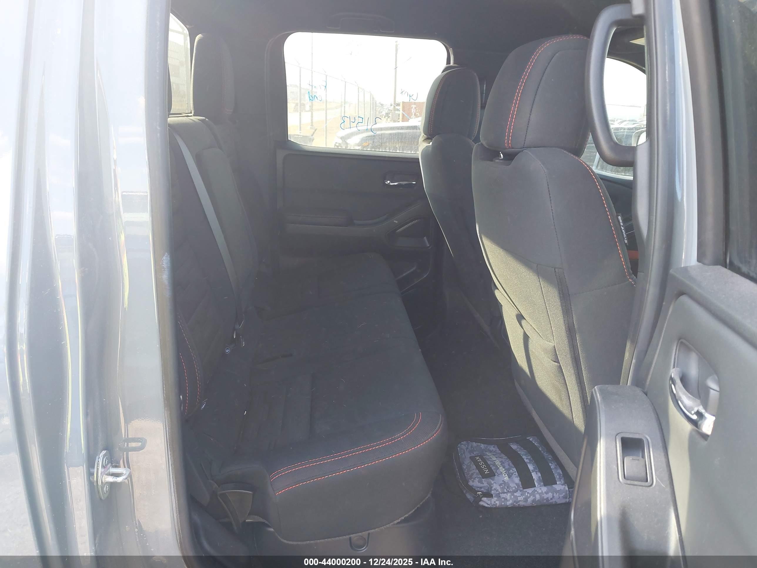 NISSAN FRONTIER image 8