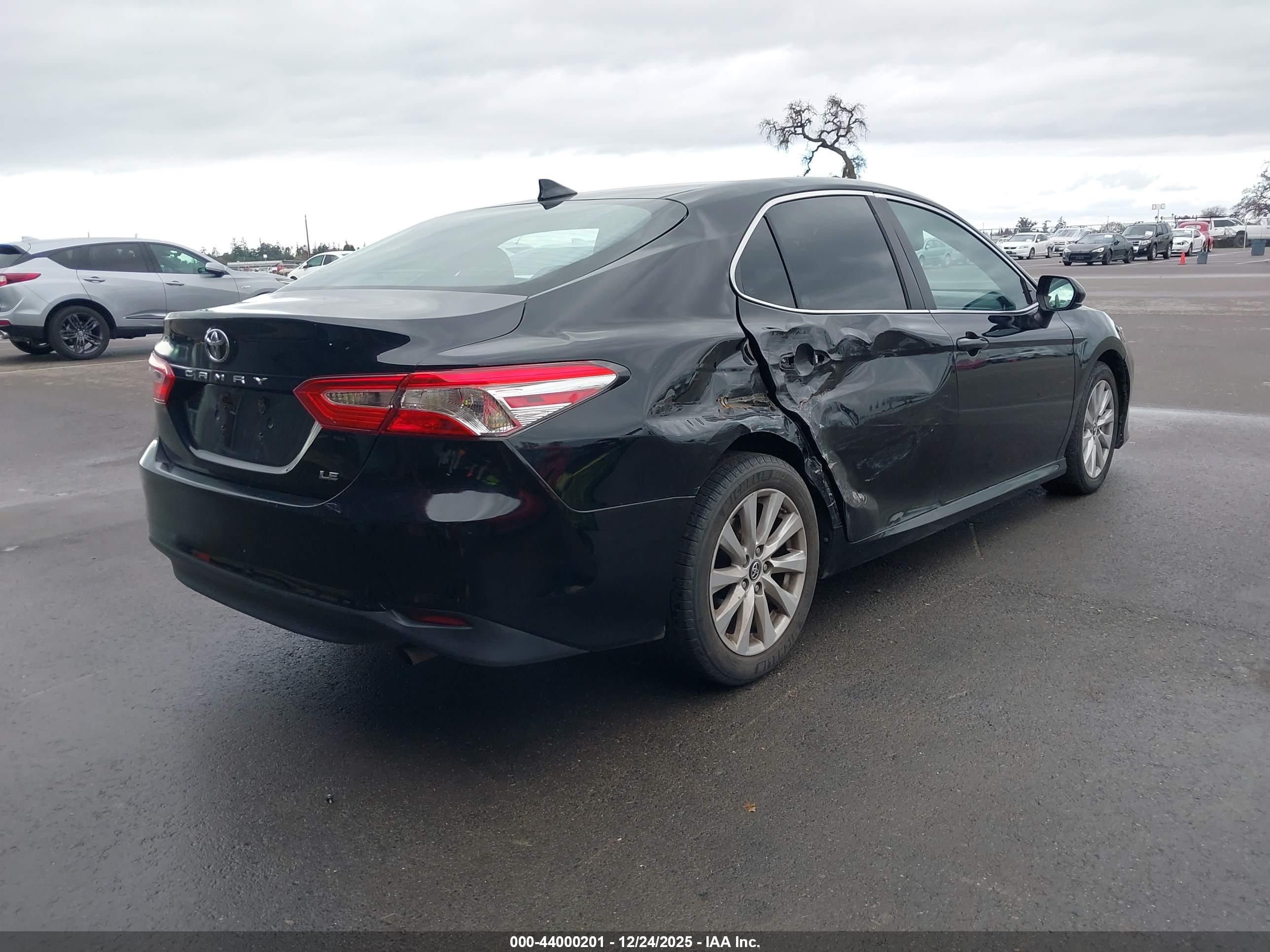 TOYOTA CAMRY image 4