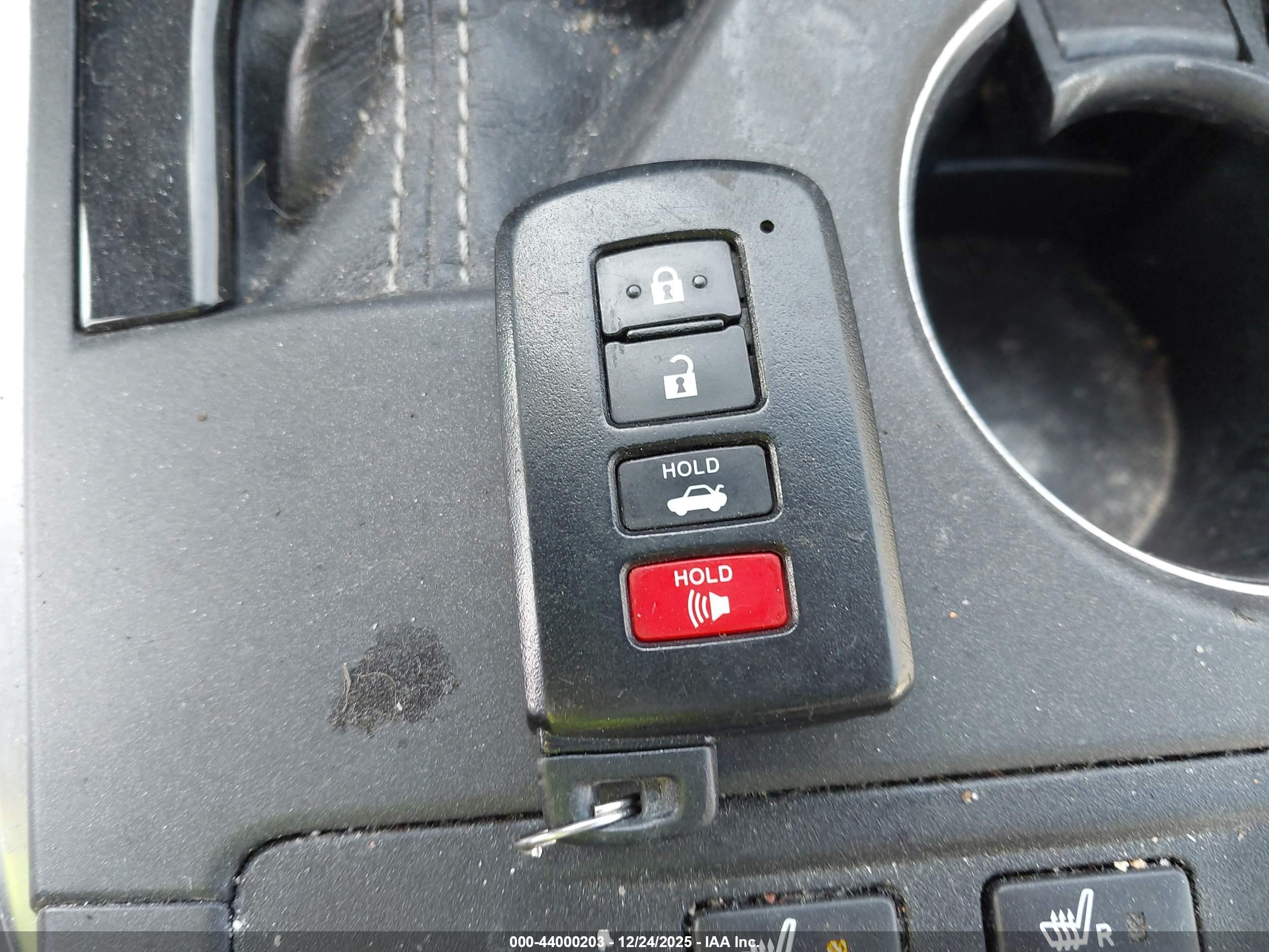 TOYOTA CAMRY image 11