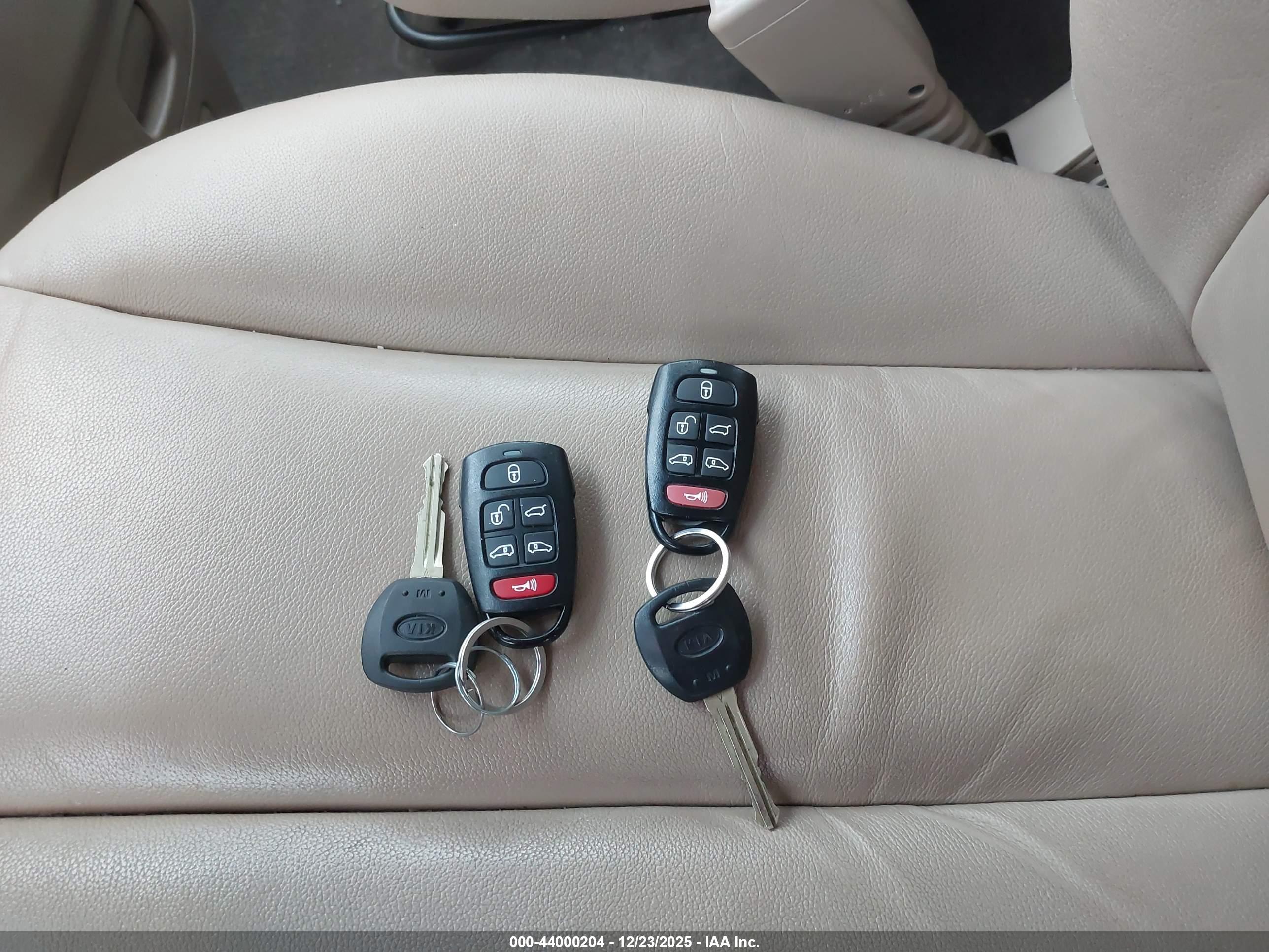KIA SEDONA image 11