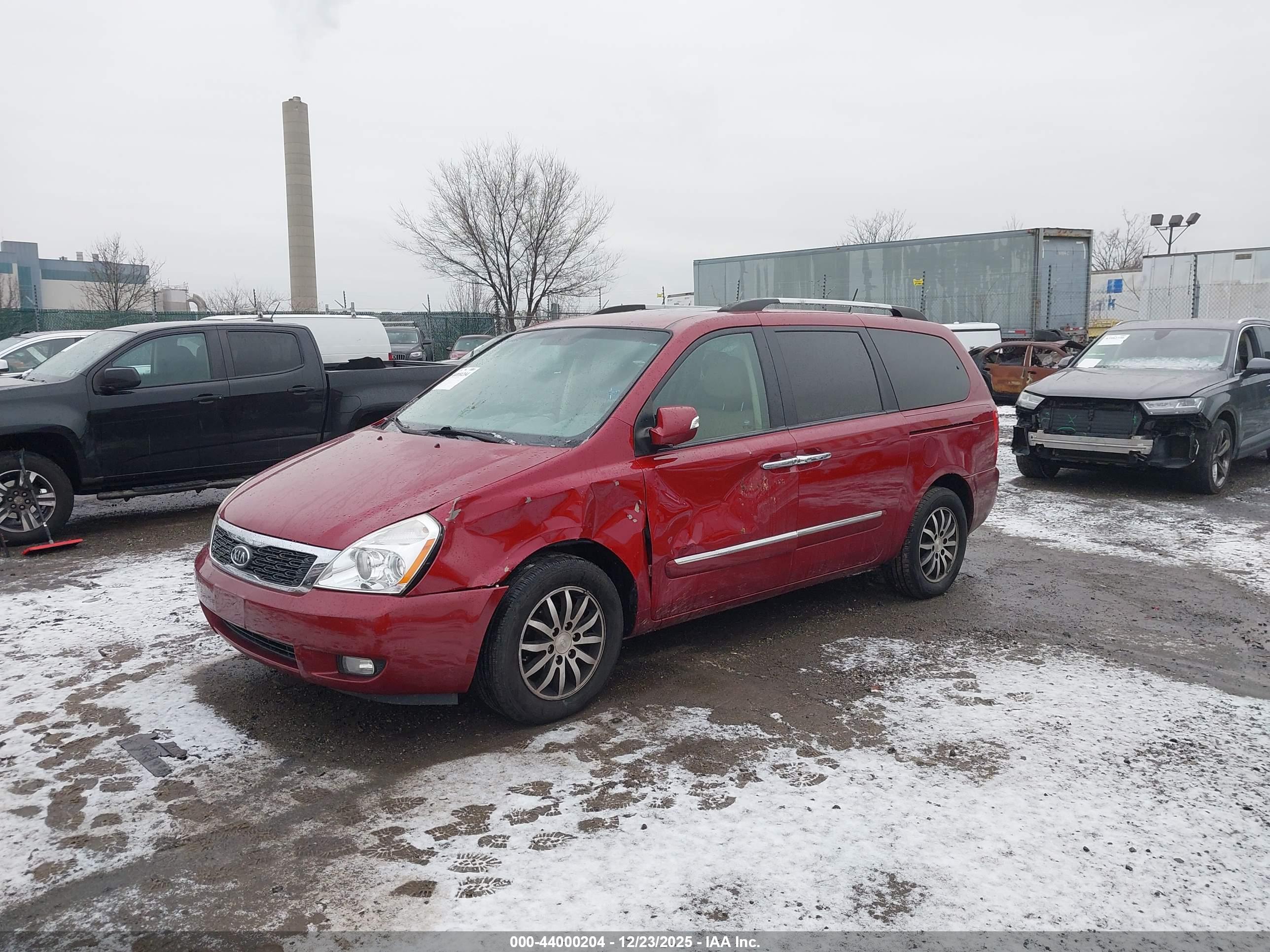 KIA SEDONA image 2