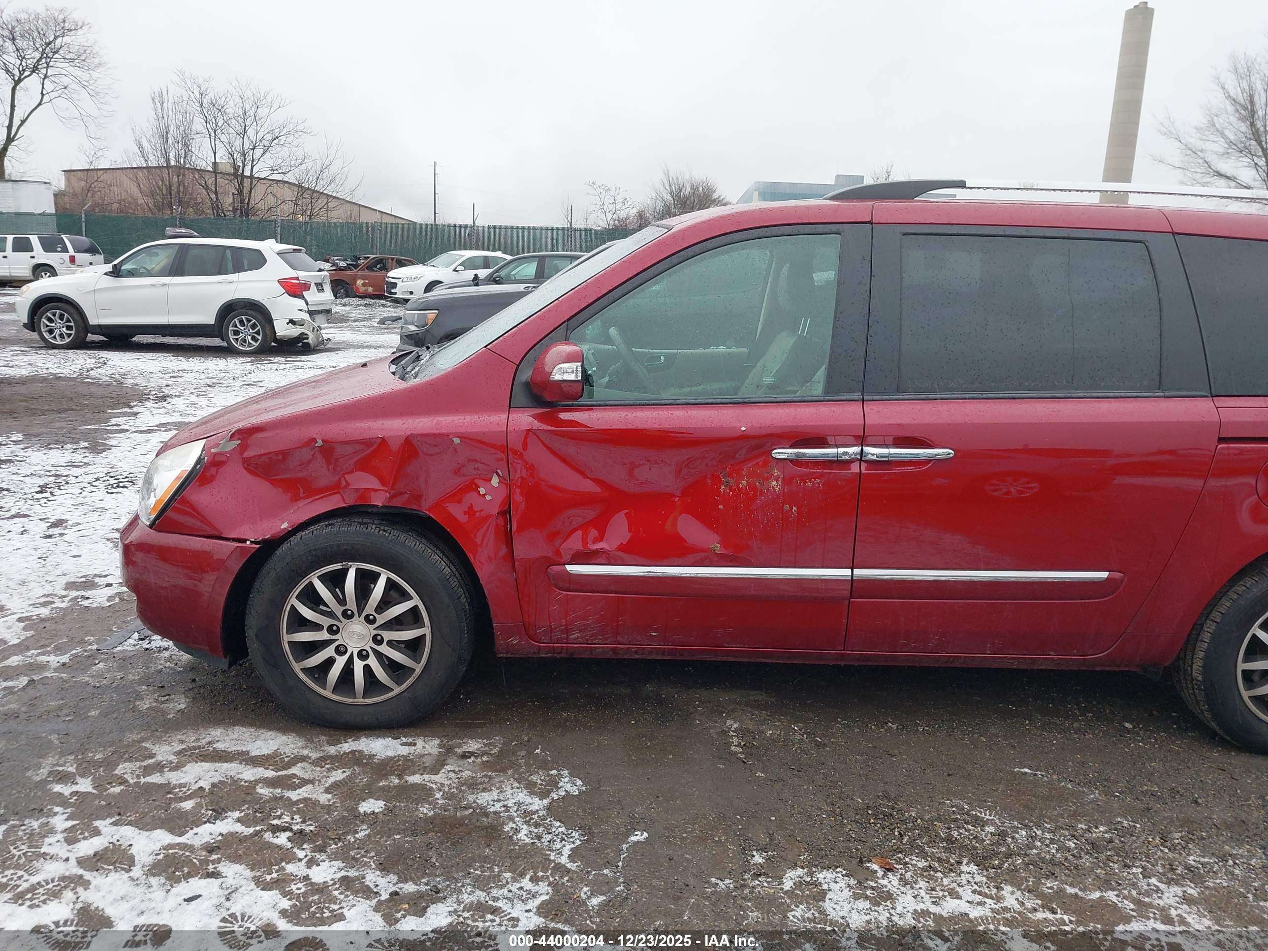 KIA SEDONA image 6