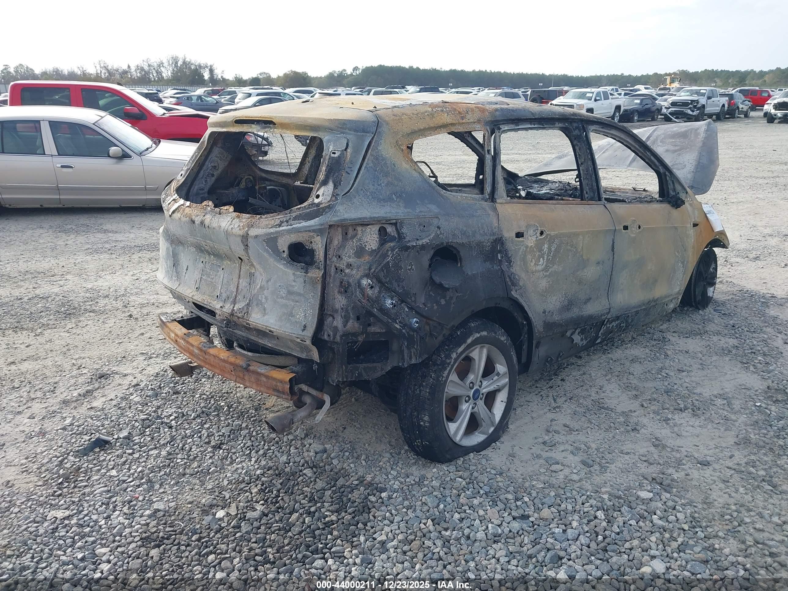 FORD ESCAPE image 4