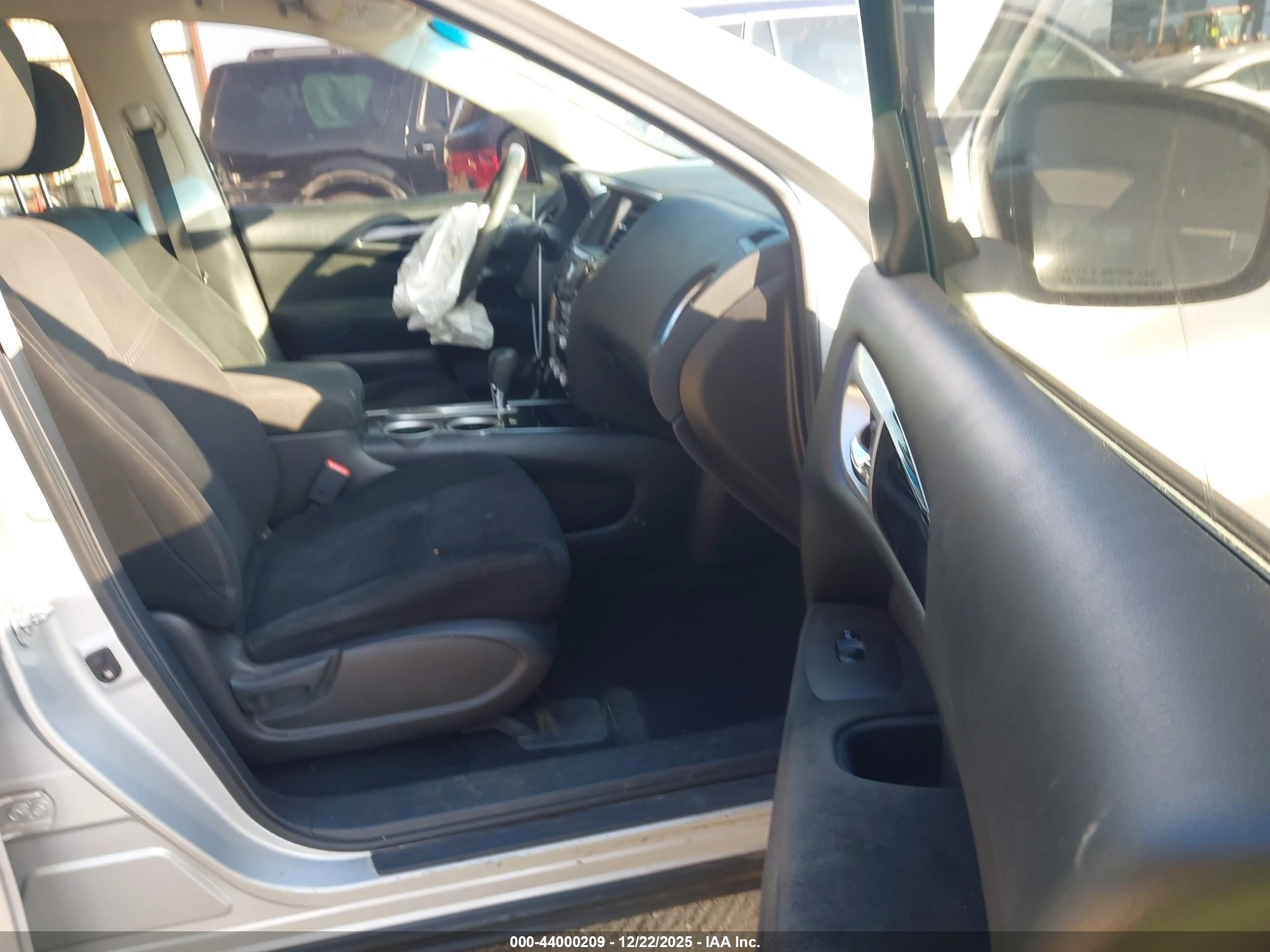NISSAN PATHFINDER image 5