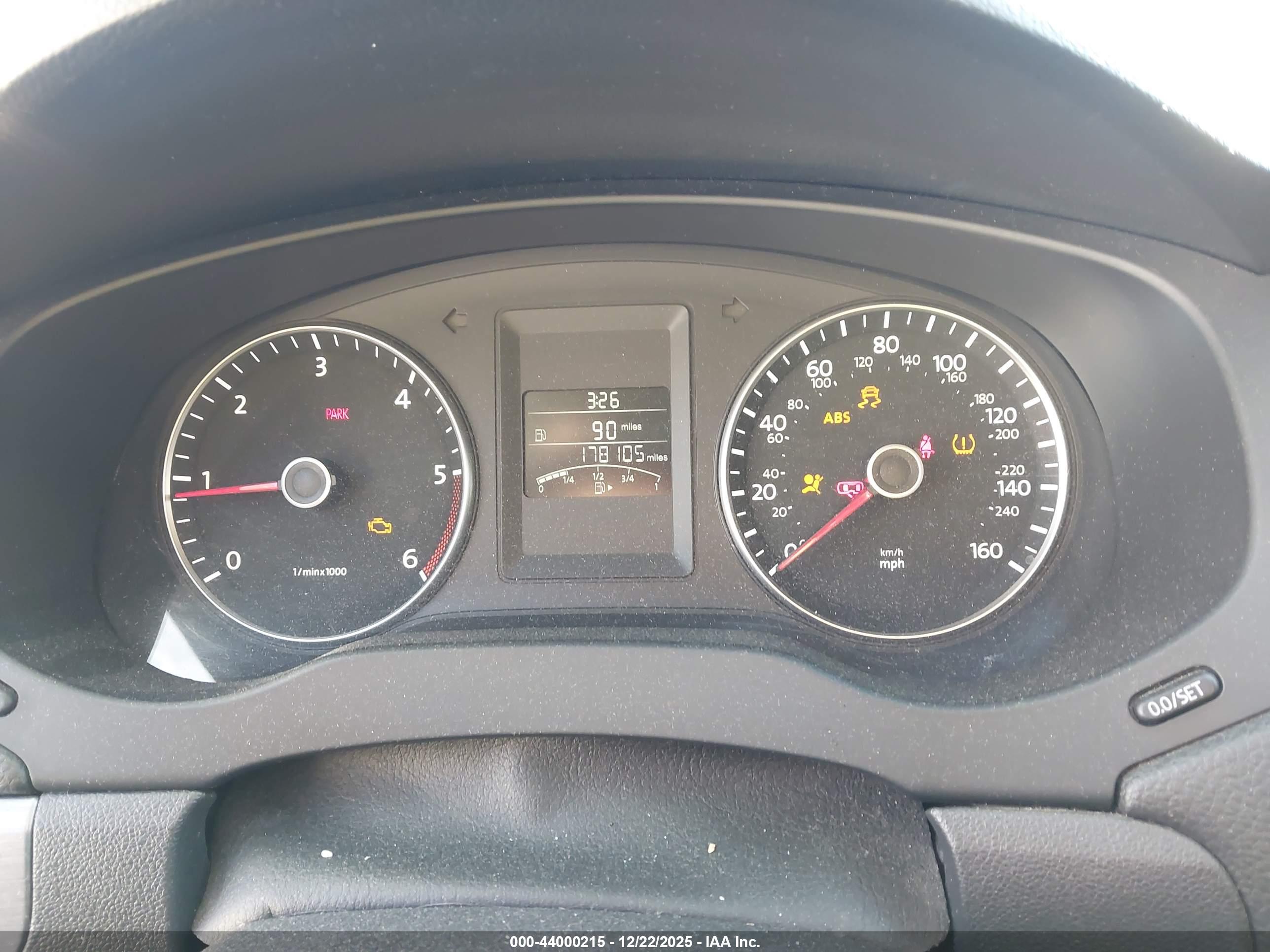 VOLKSWAGEN JETTA image 7