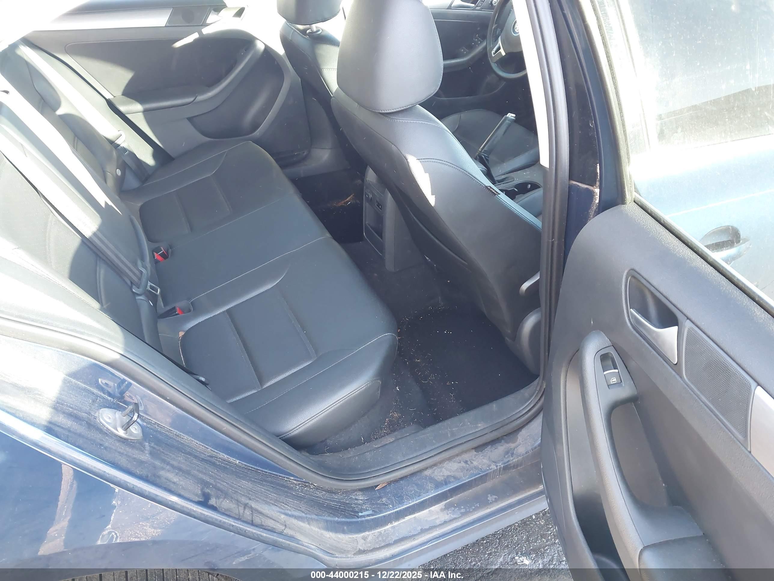 VOLKSWAGEN JETTA image 8