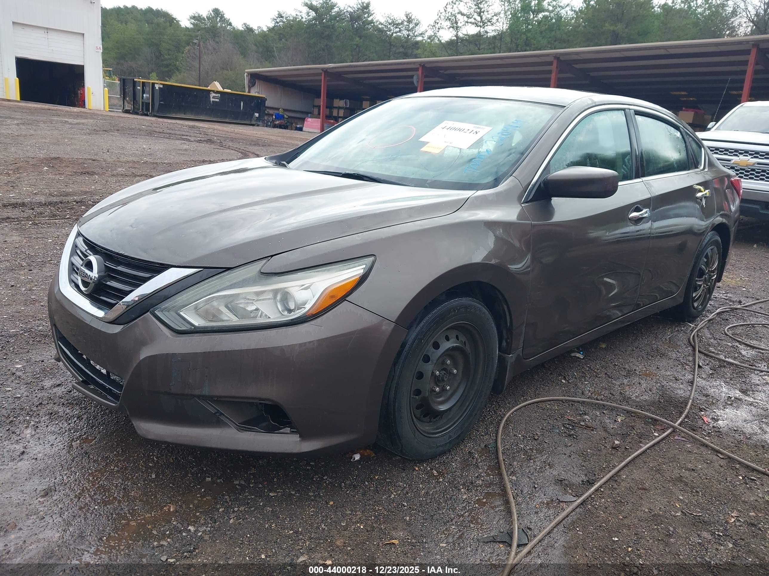 NISSAN ALTIMA image 2