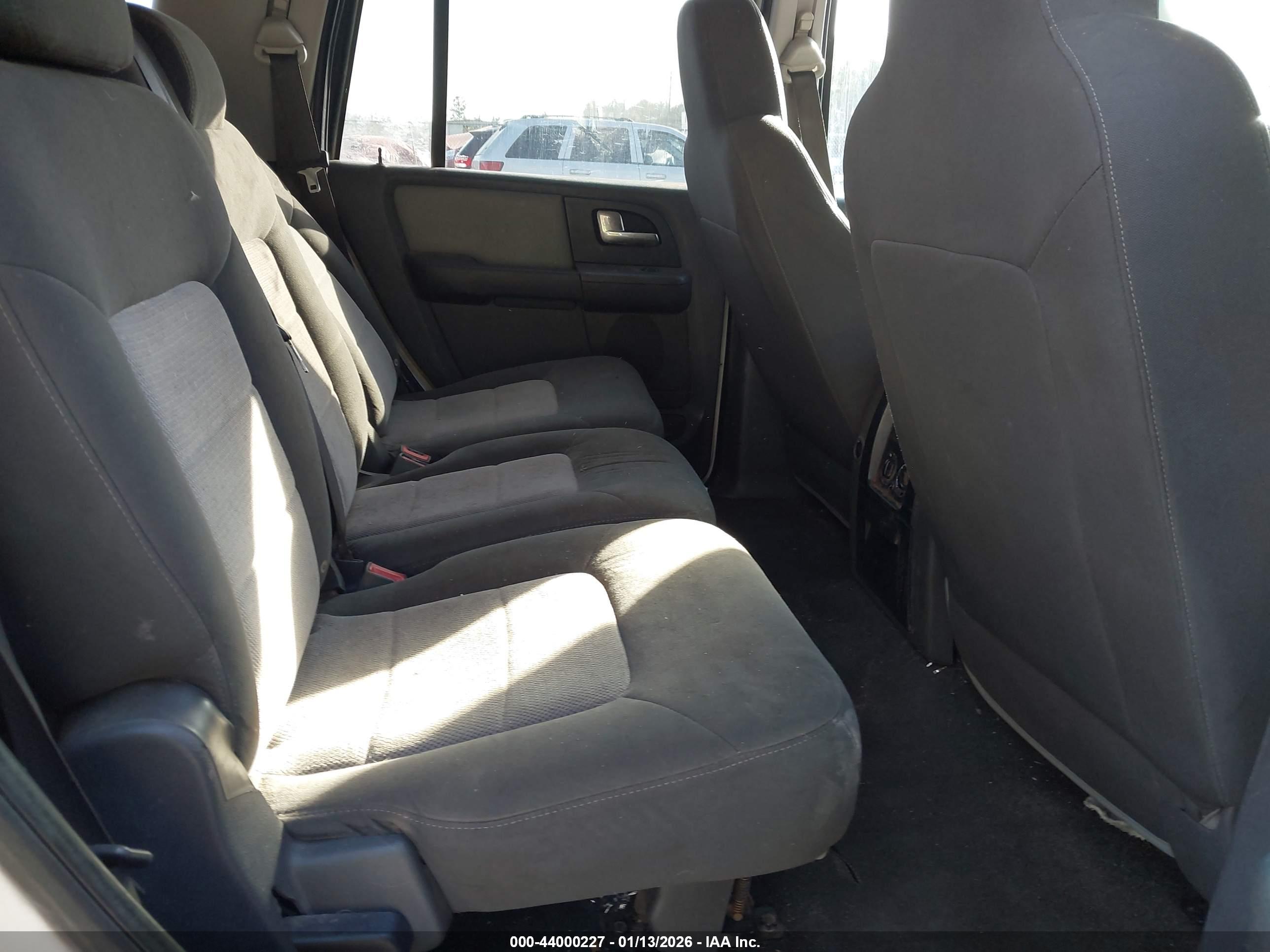 FORD EXPEDITION image 8