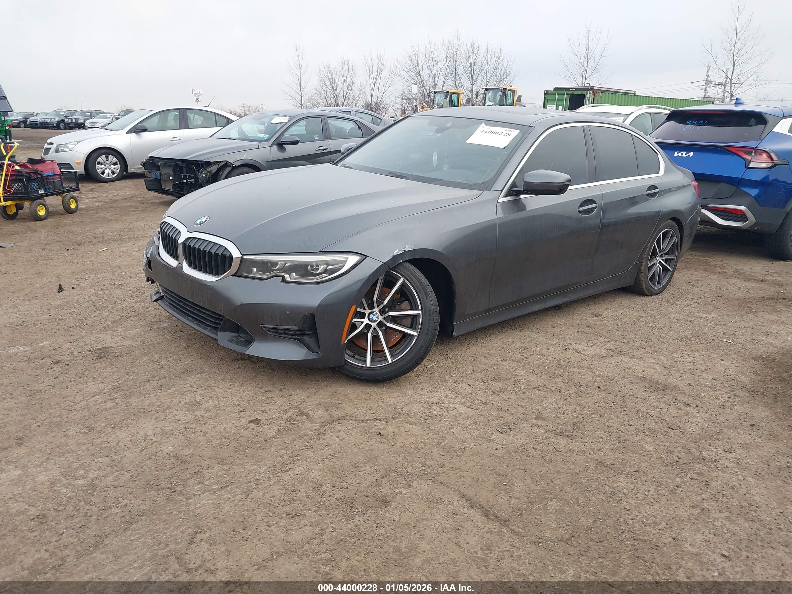 BMW 330I image 2