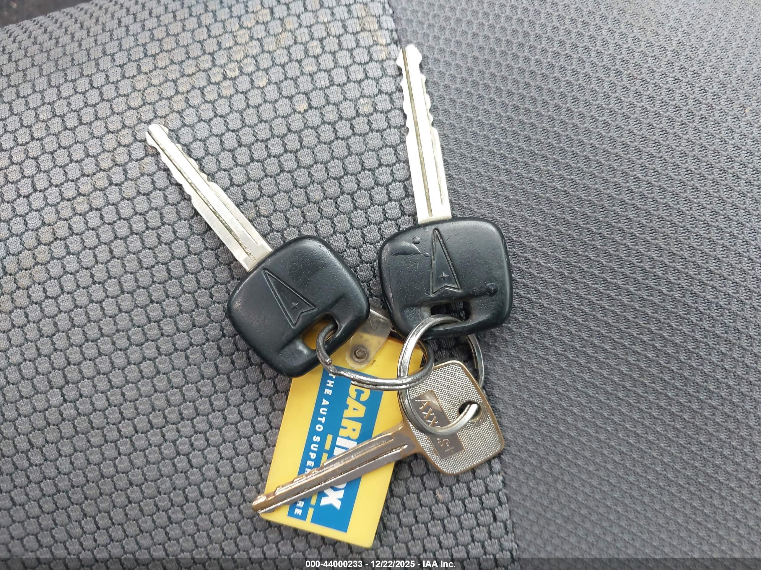PONTIAC VIBE image 11