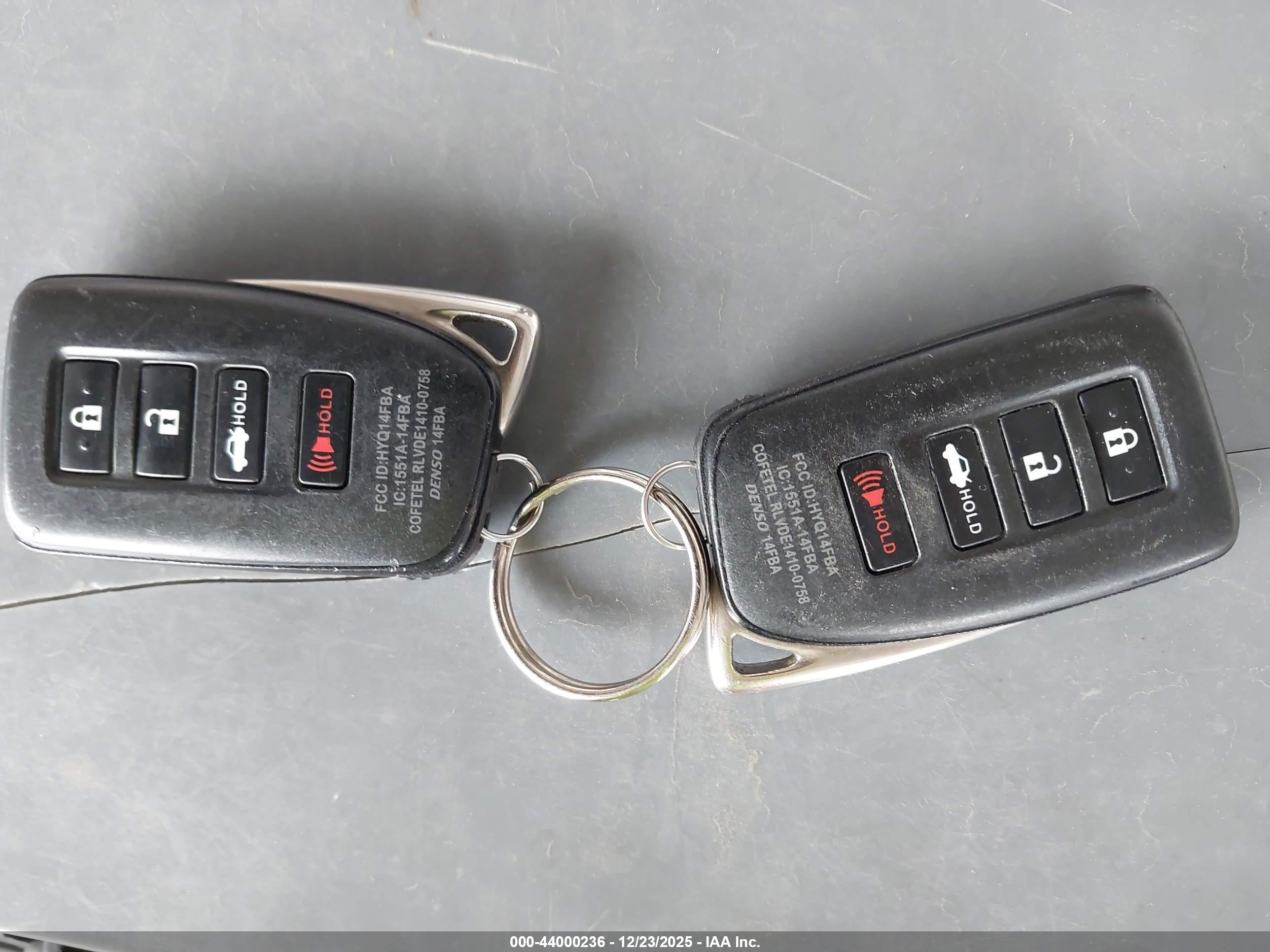 LEXUS ES image 11