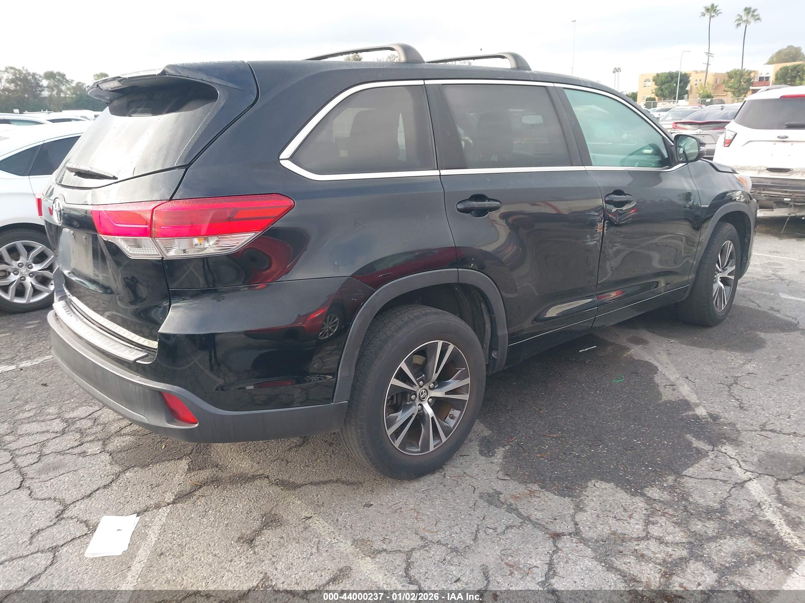 TOYOTA HIGHLANDER image 4
