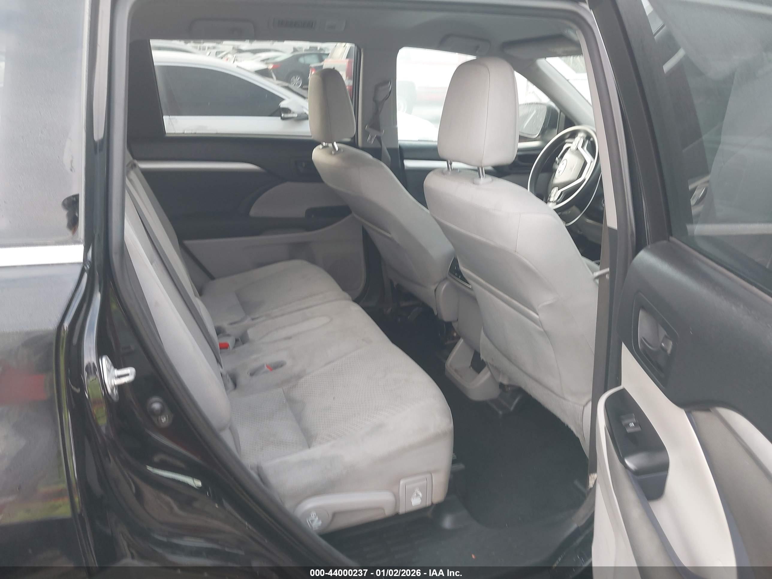 TOYOTA HIGHLANDER image 8