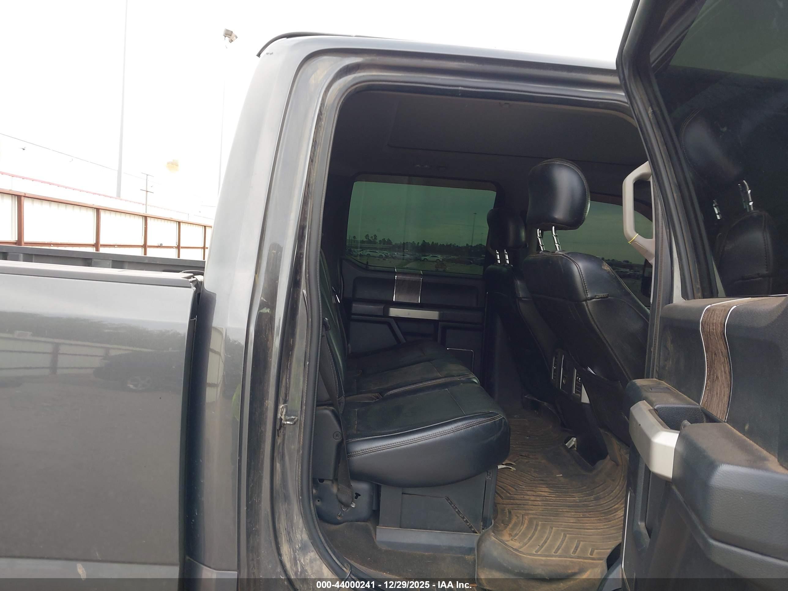 FORD F-350 image 8