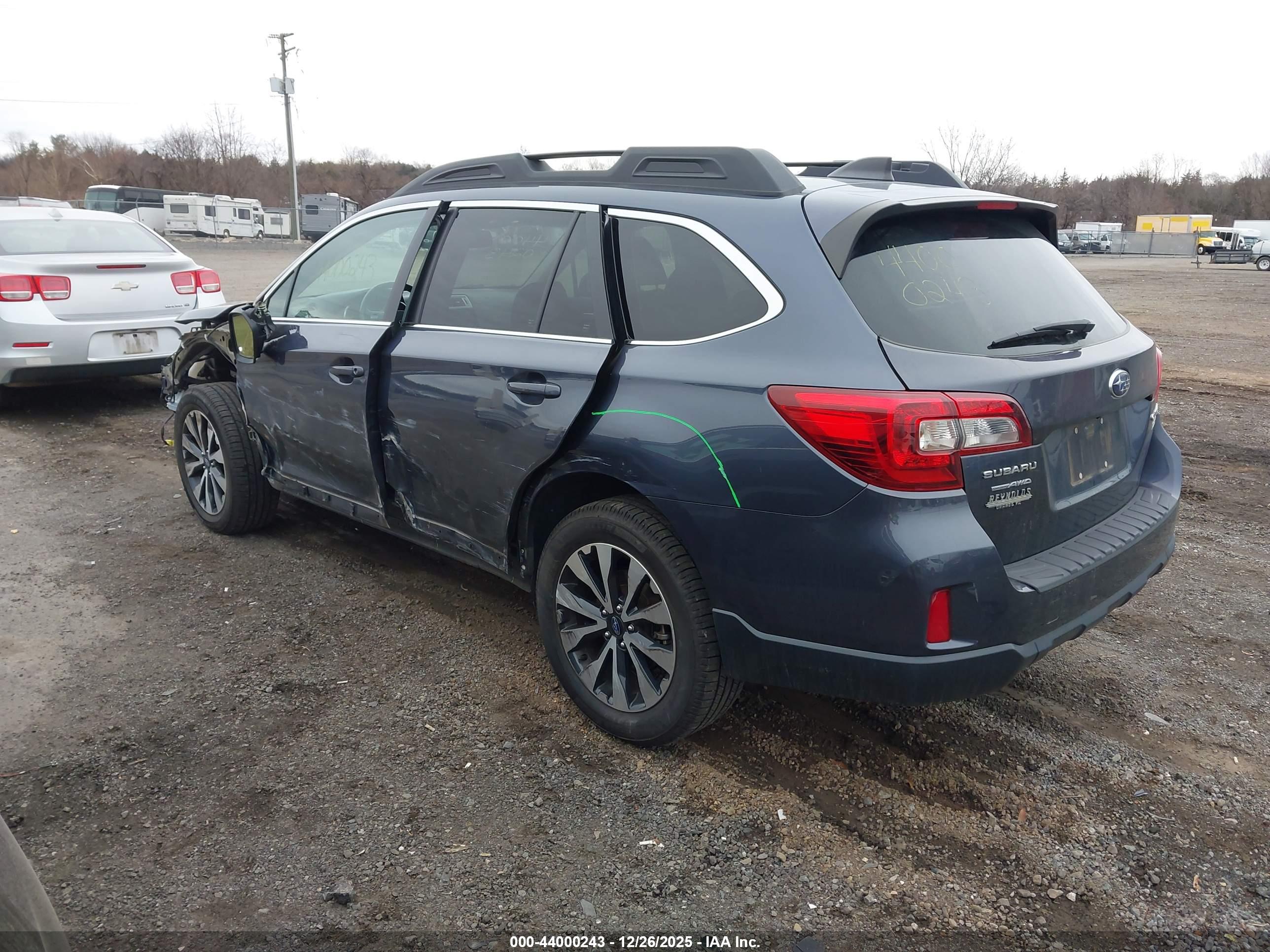 SUBARU OUTBACK image 3